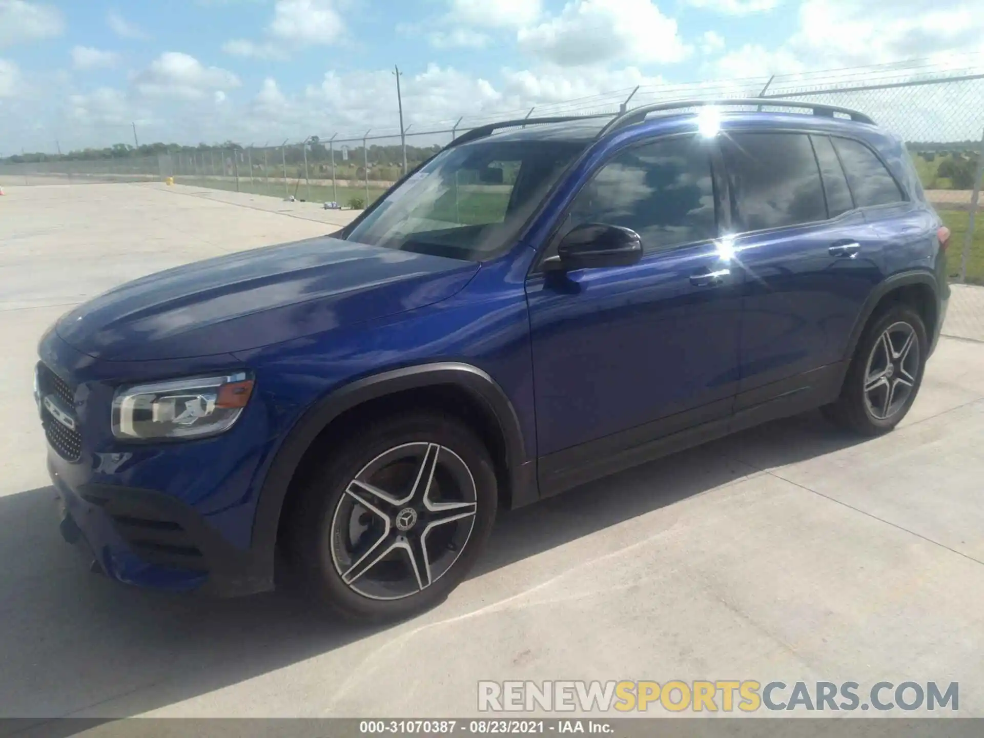 2 Photograph of a damaged car W1N4M4GB5MW111157 MERCEDES-BENZ GLB 2021