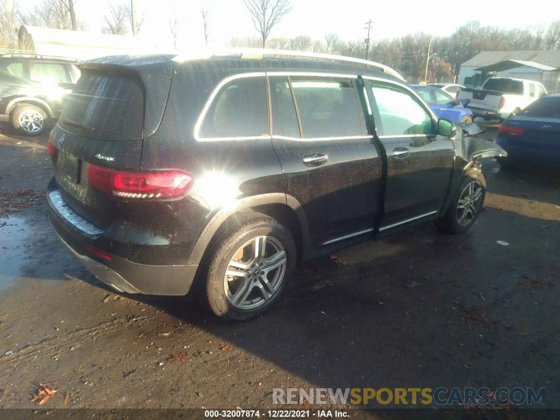 4 Photograph of a damaged car W1N4M4HB0MW117480 MERCEDES-BENZ GLB 2021