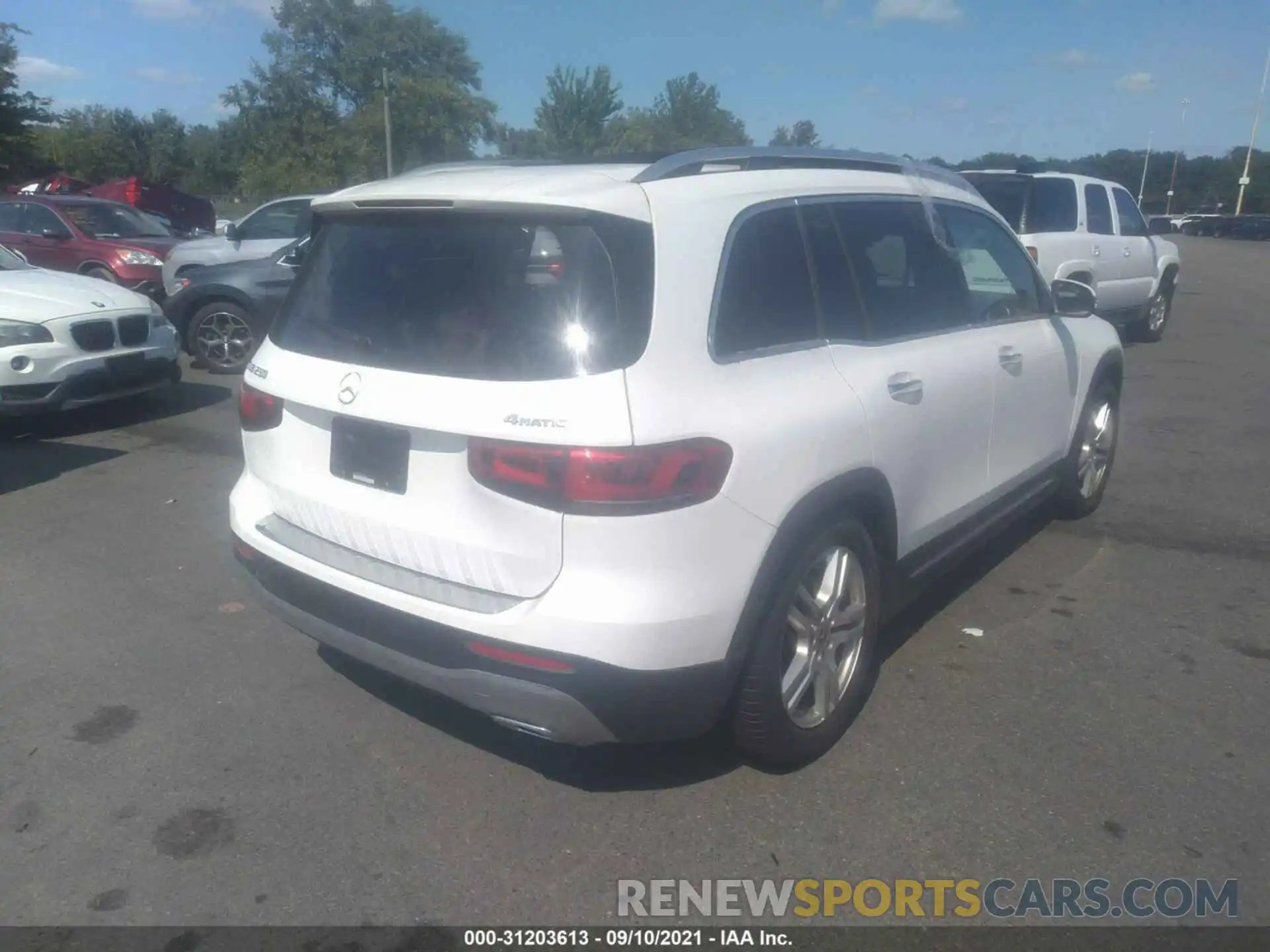 4 Photograph of a damaged car W1N4M4HB2MW096843 MERCEDES-BENZ GLB 2021