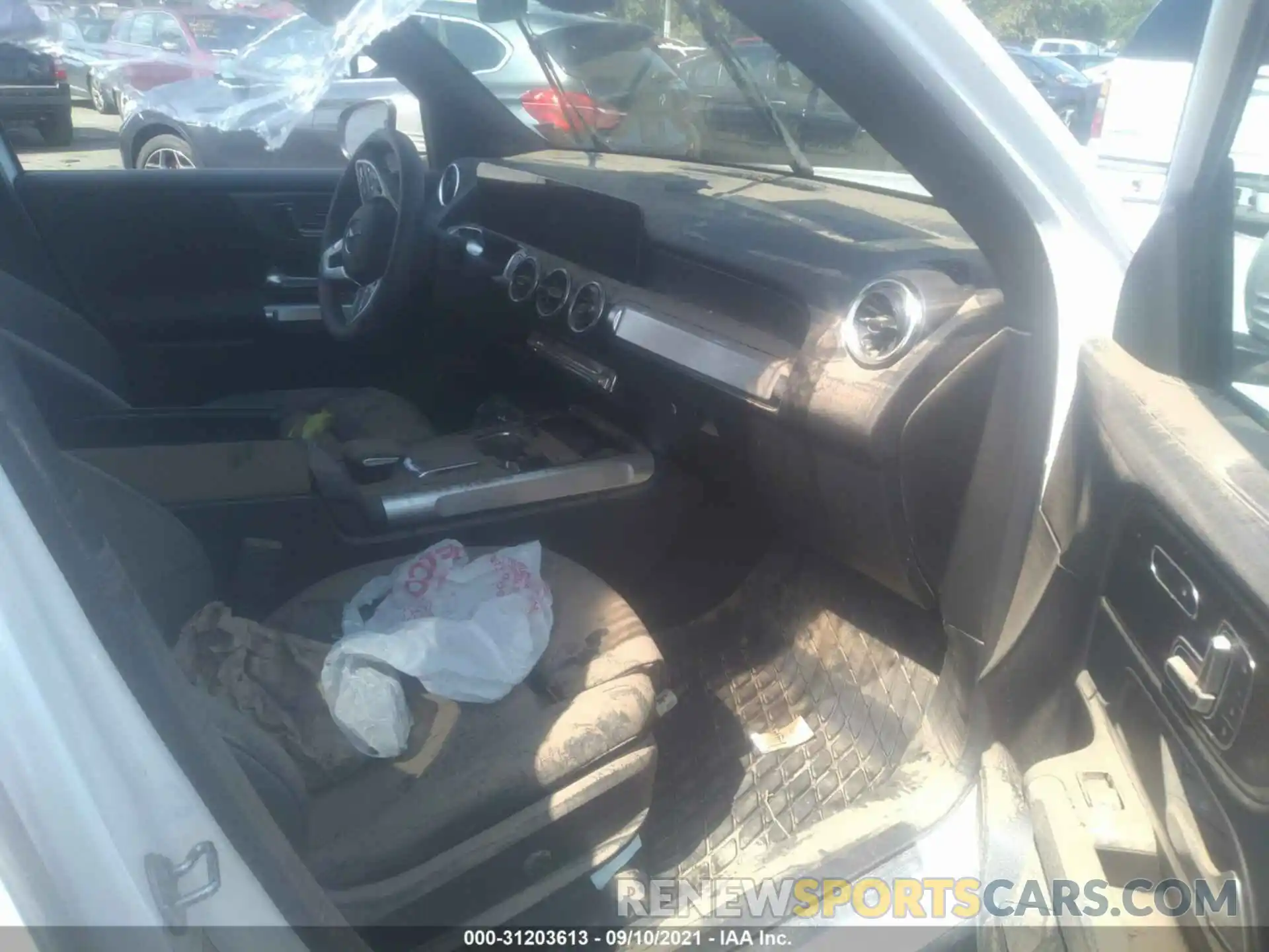 5 Photograph of a damaged car W1N4M4HB2MW096843 MERCEDES-BENZ GLB 2021