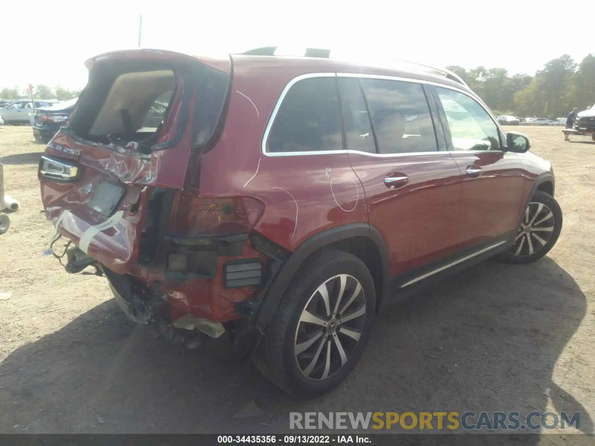 4 Photograph of a damaged car W1N4M4HB2MW102723 MERCEDES-BENZ GLB 2021