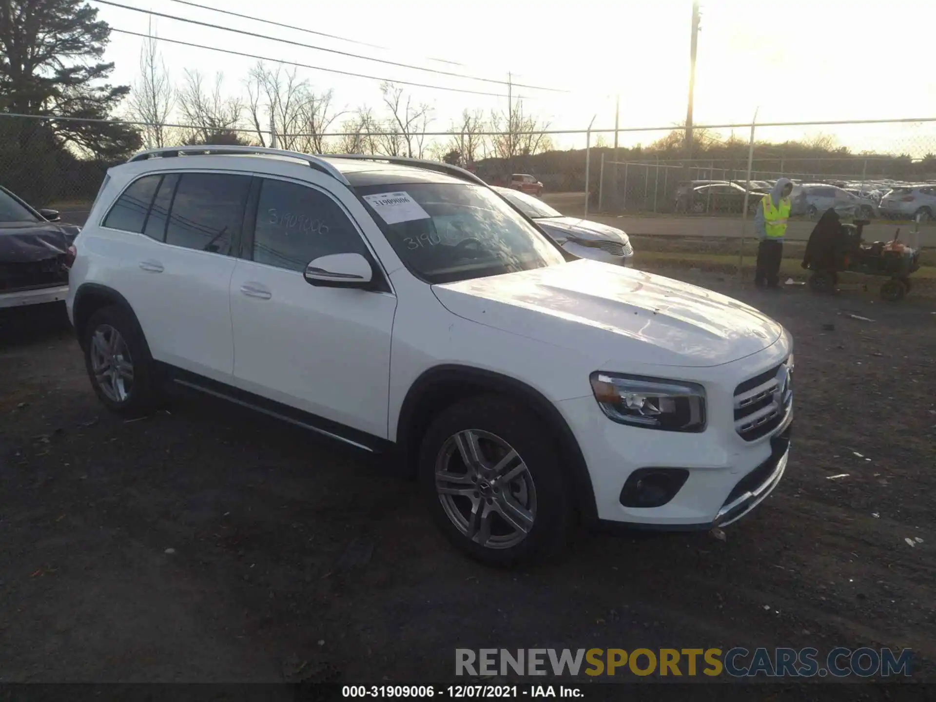 1 Photograph of a damaged car W1N4M4HB4MW092454 MERCEDES-BENZ GLB 2021