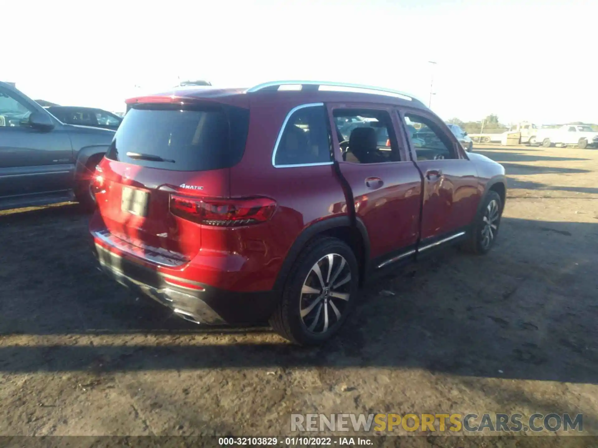 4 Photograph of a damaged car W1N4M4HB6MW147812 MERCEDES-BENZ GLB 2021