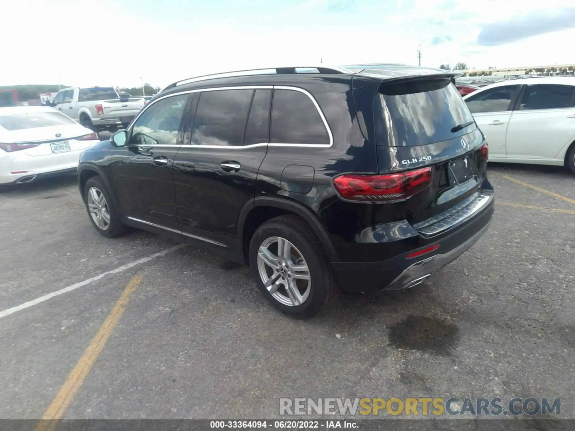 3 Photograph of a damaged car W1N4M4HB7MW160133 MERCEDES-BENZ GLB 2021