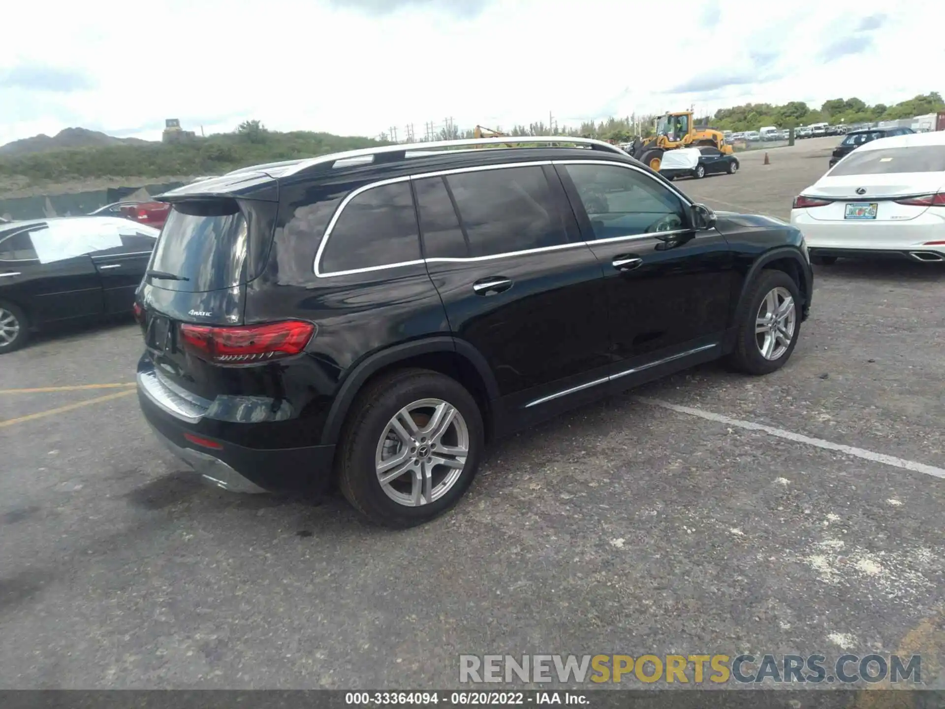 4 Photograph of a damaged car W1N4M4HB7MW160133 MERCEDES-BENZ GLB 2021