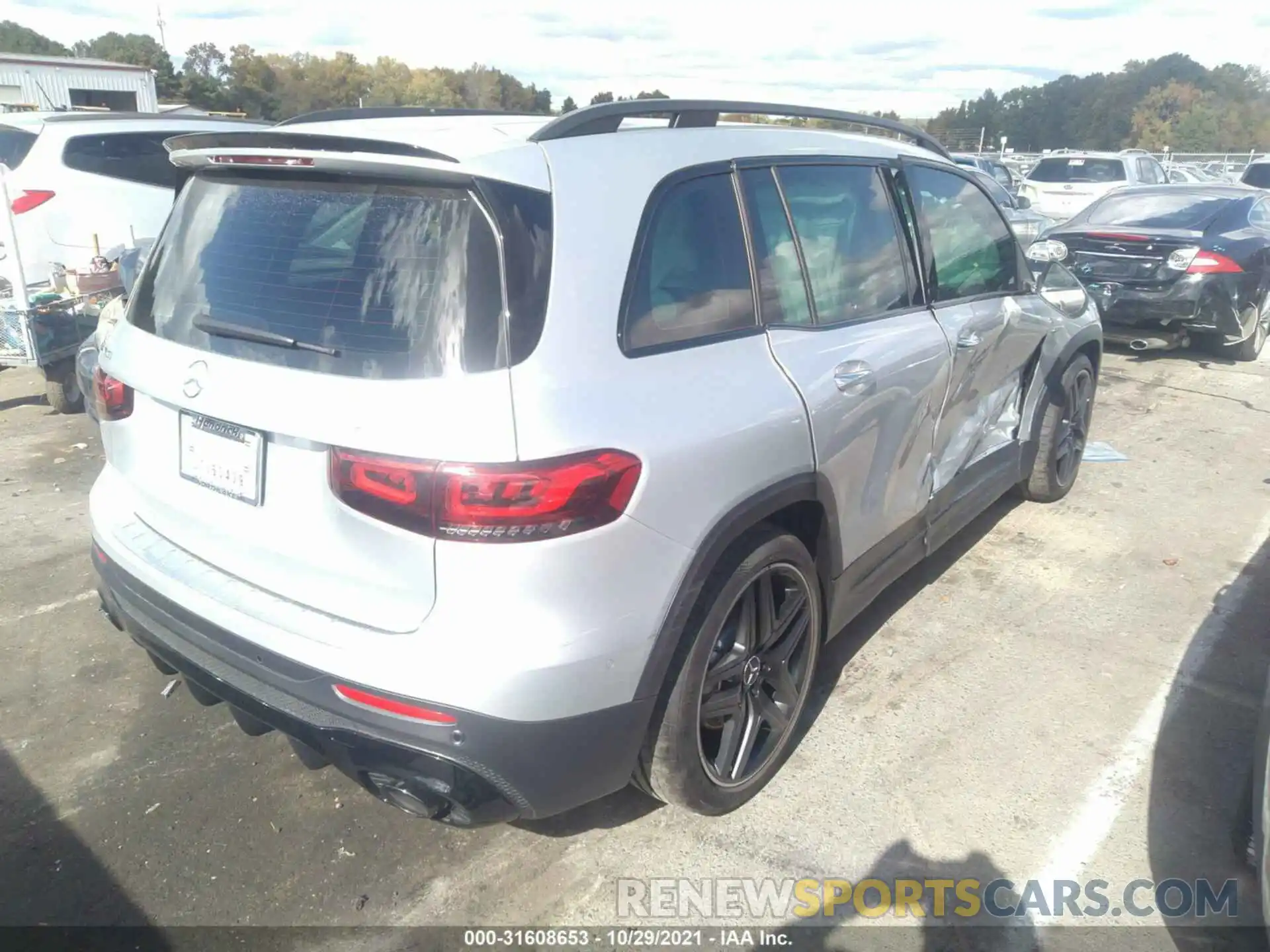 4 Photograph of a damaged car W1N4M5BB4MW136273 MERCEDES-BENZ GLB 2021