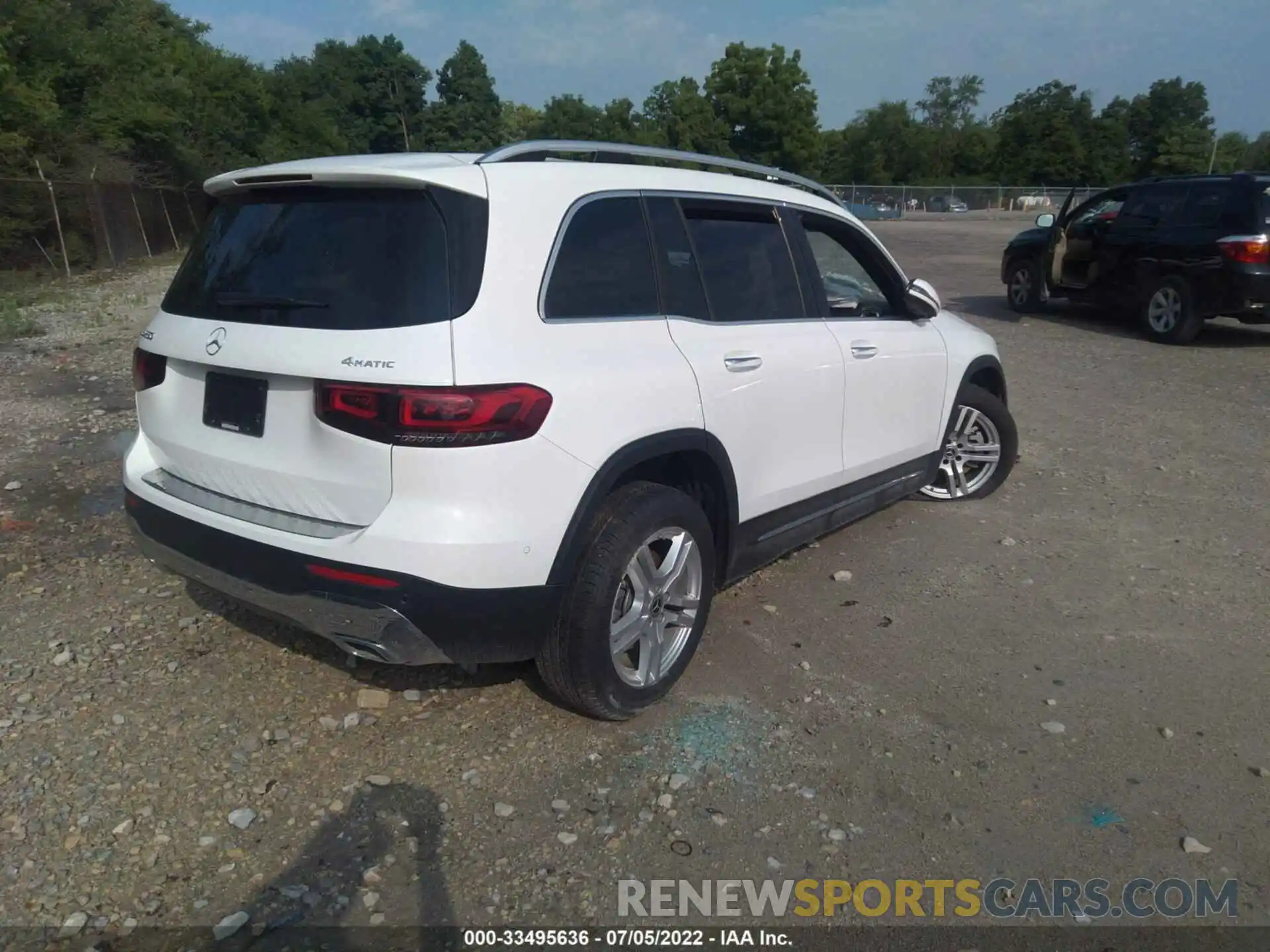 4 Photograph of a damaged car W1N4M4HBXNW180331 MERCEDES-BENZ GLB 2022