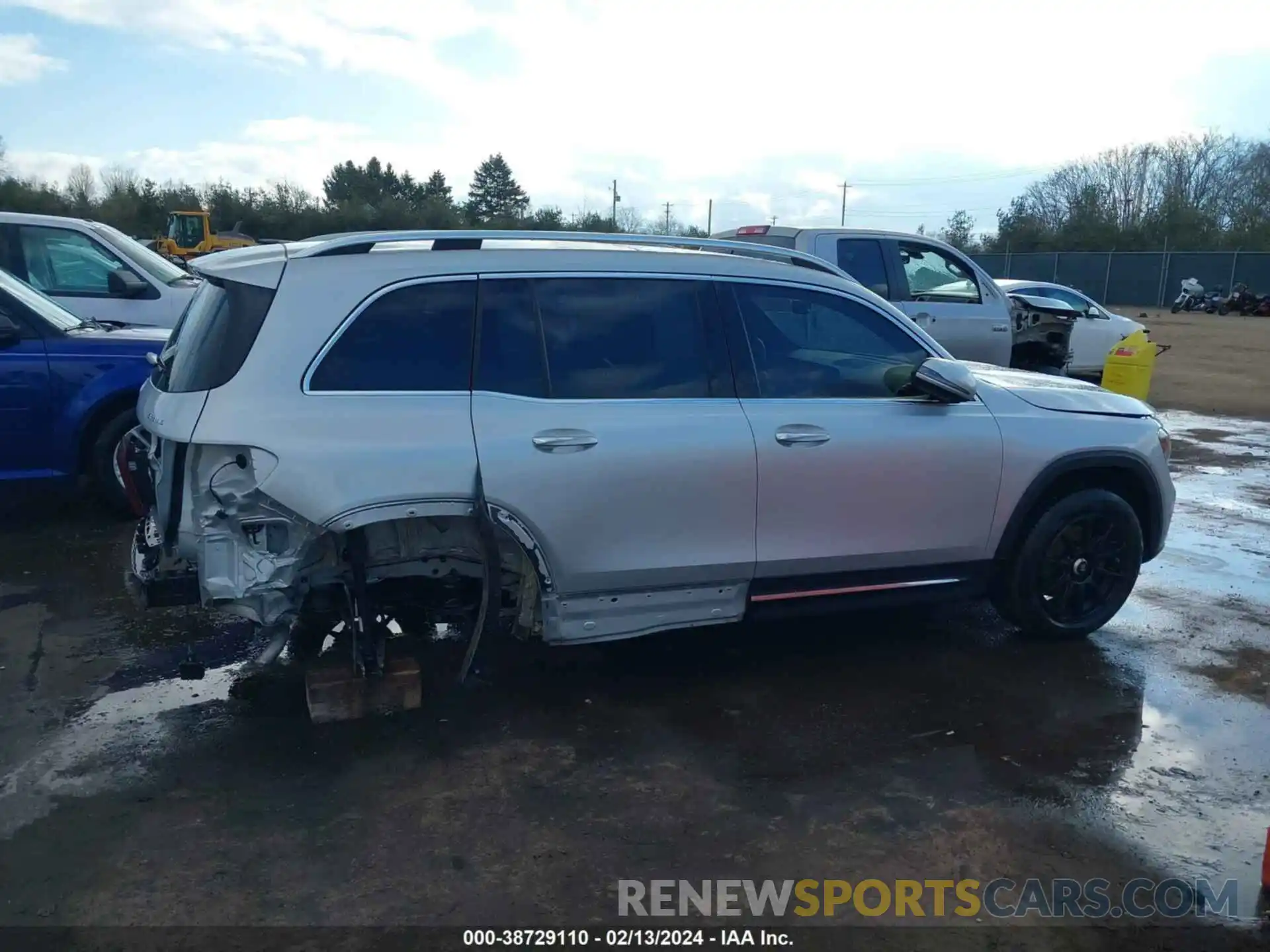 13 Photograph of a damaged car W1N4M4HB3LW049772 MERCEDES-BENZ GLB 250 2020