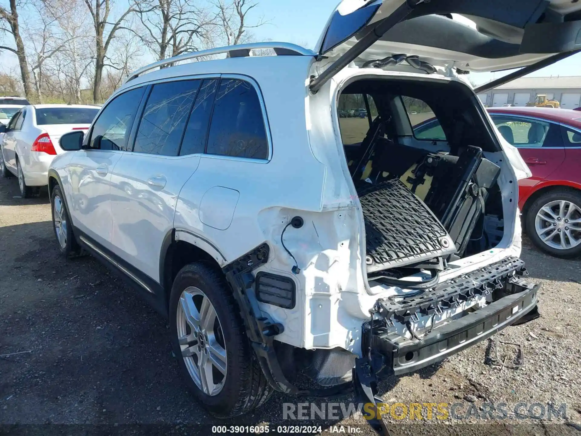 3 Photograph of a damaged car W1N4M4HB9LW018350 MERCEDES-BENZ GLB 250 2020