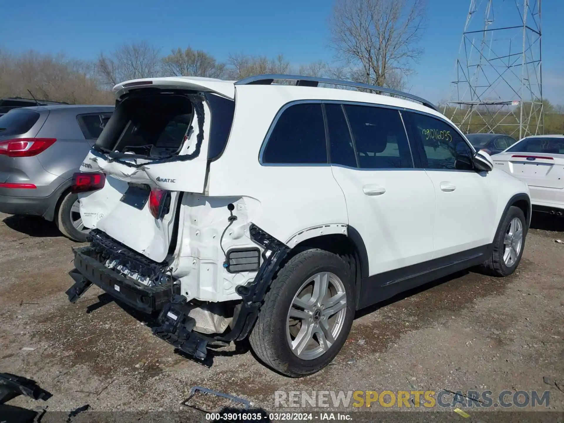 4 Photograph of a damaged car W1N4M4HB9LW018350 MERCEDES-BENZ GLB 250 2020