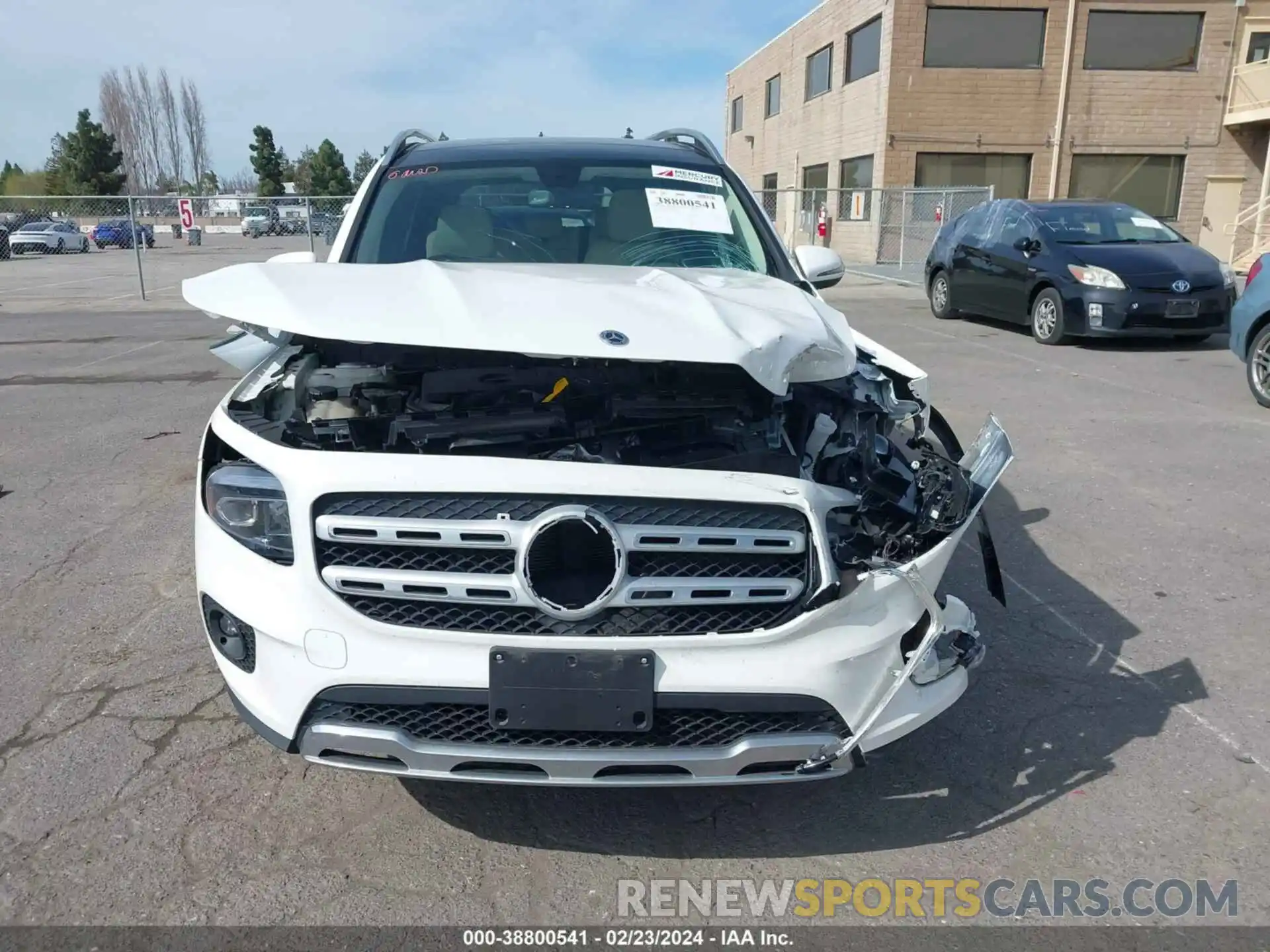 12 Photograph of a damaged car W1N4M4HB6MW145607 MERCEDES-BENZ GLB 250 2021