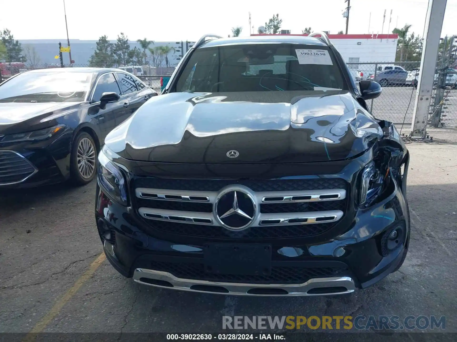 12 Photograph of a damaged car W1N4M4GB2NW255539 MERCEDES-BENZ GLB 250 2022