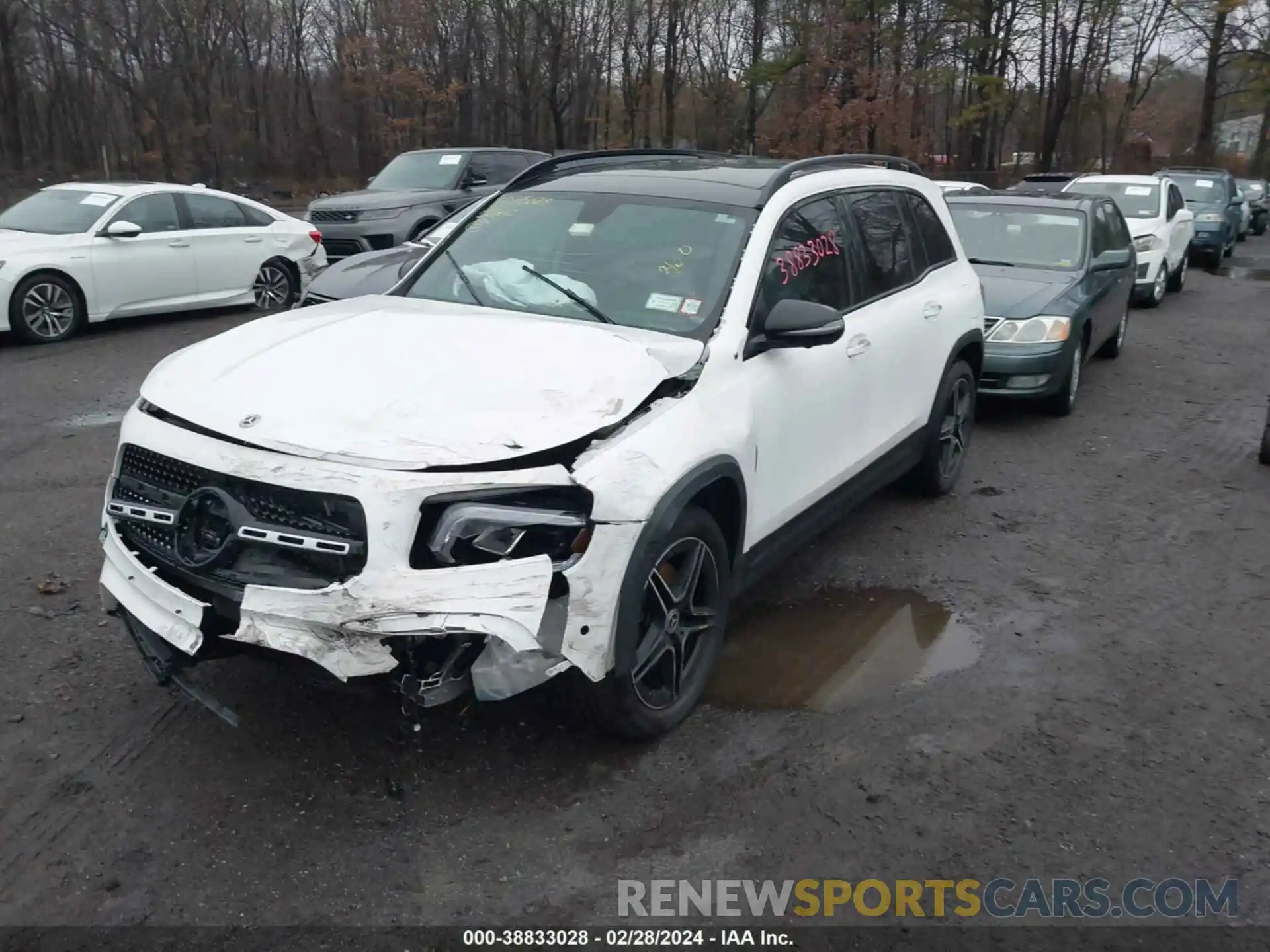 2 Photograph of a damaged car W1N4M4HB8NW201676 MERCEDES-BENZ GLB 250 2022