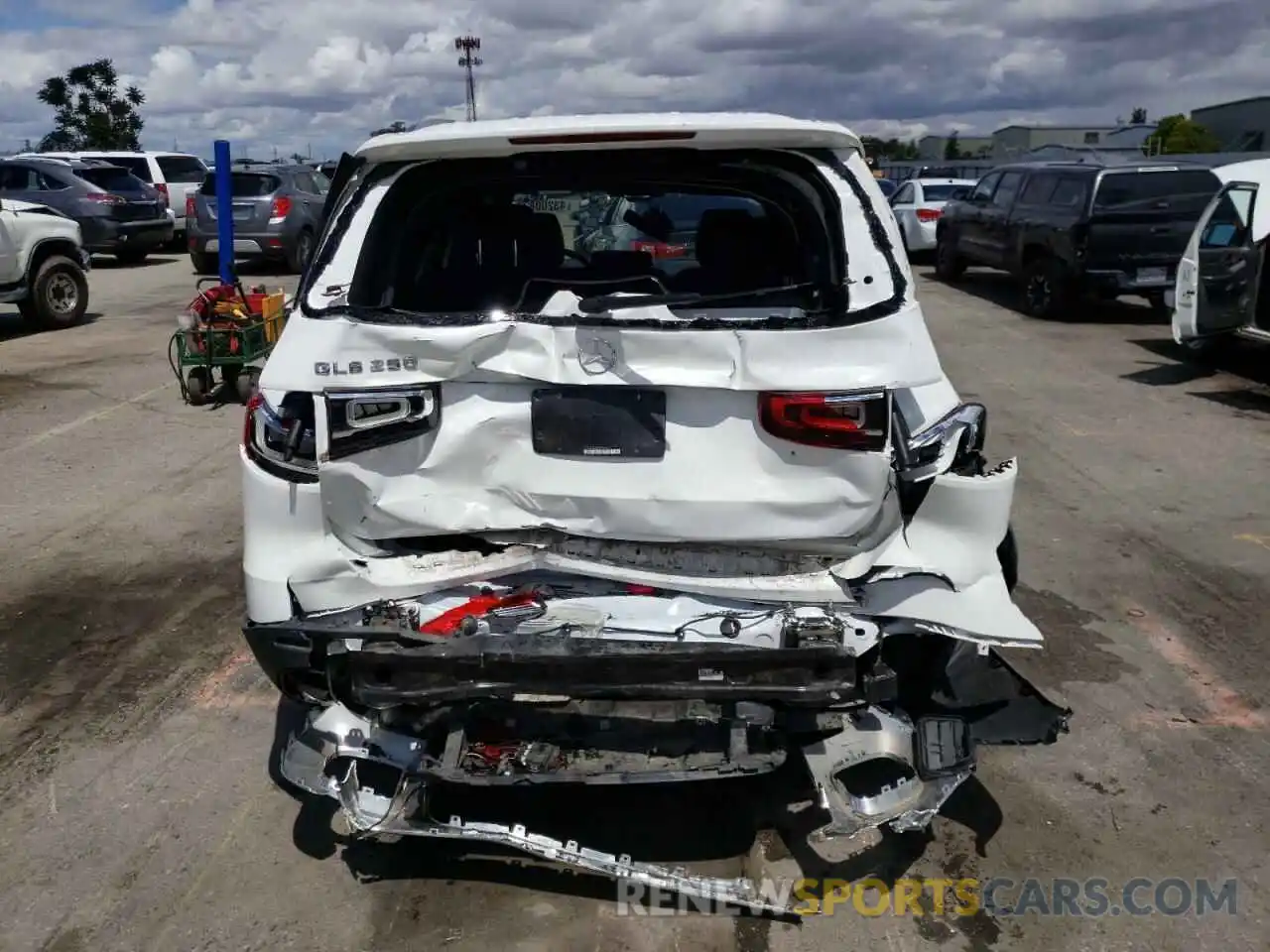 9 Photograph of a damaged car W1N4M4GB3LW033623 MERCEDES-BENZ GLB-CLASS 2020