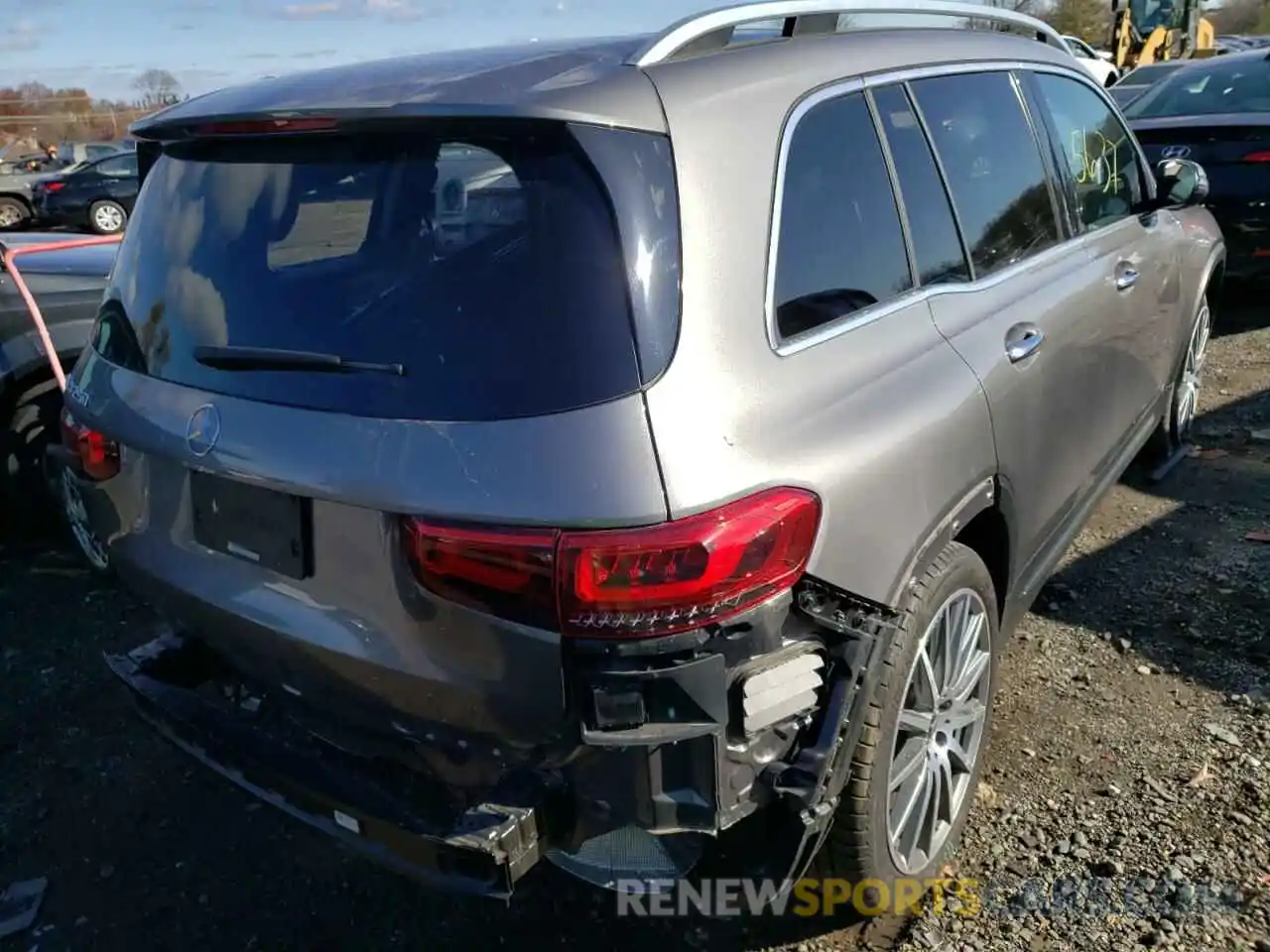 4 Photograph of a damaged car W1N4M4GB6LW014757 MERCEDES-BENZ GLB-CLASS 2020