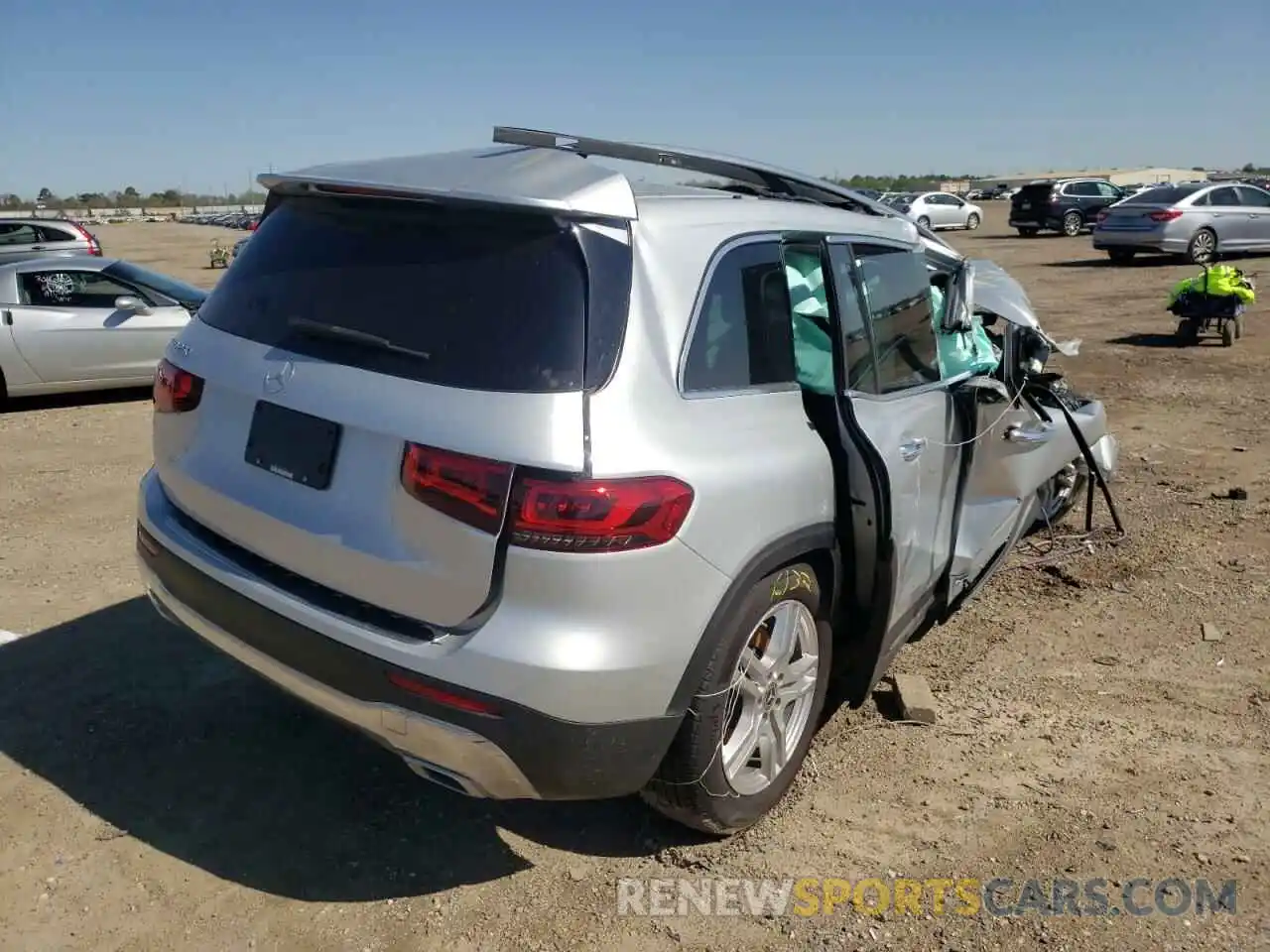 4 Photograph of a damaged car W1N4M4GB8LW027705 MERCEDES-BENZ GLB-CLASS 2020