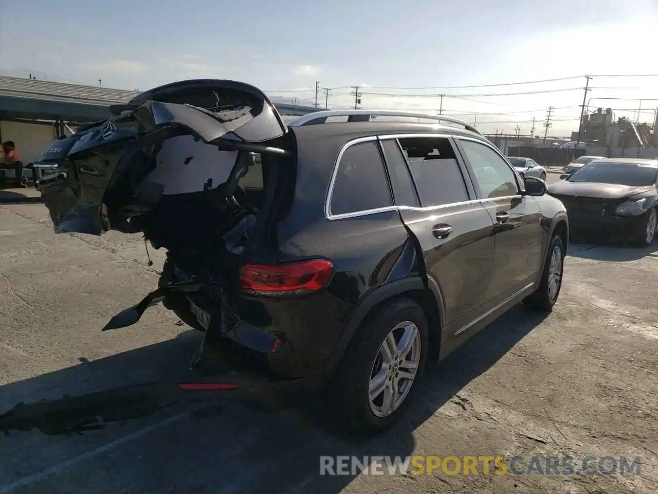 3 Photograph of a damaged car W1N4M4GB9LW025025 MERCEDES-BENZ GLB-CLASS 2020