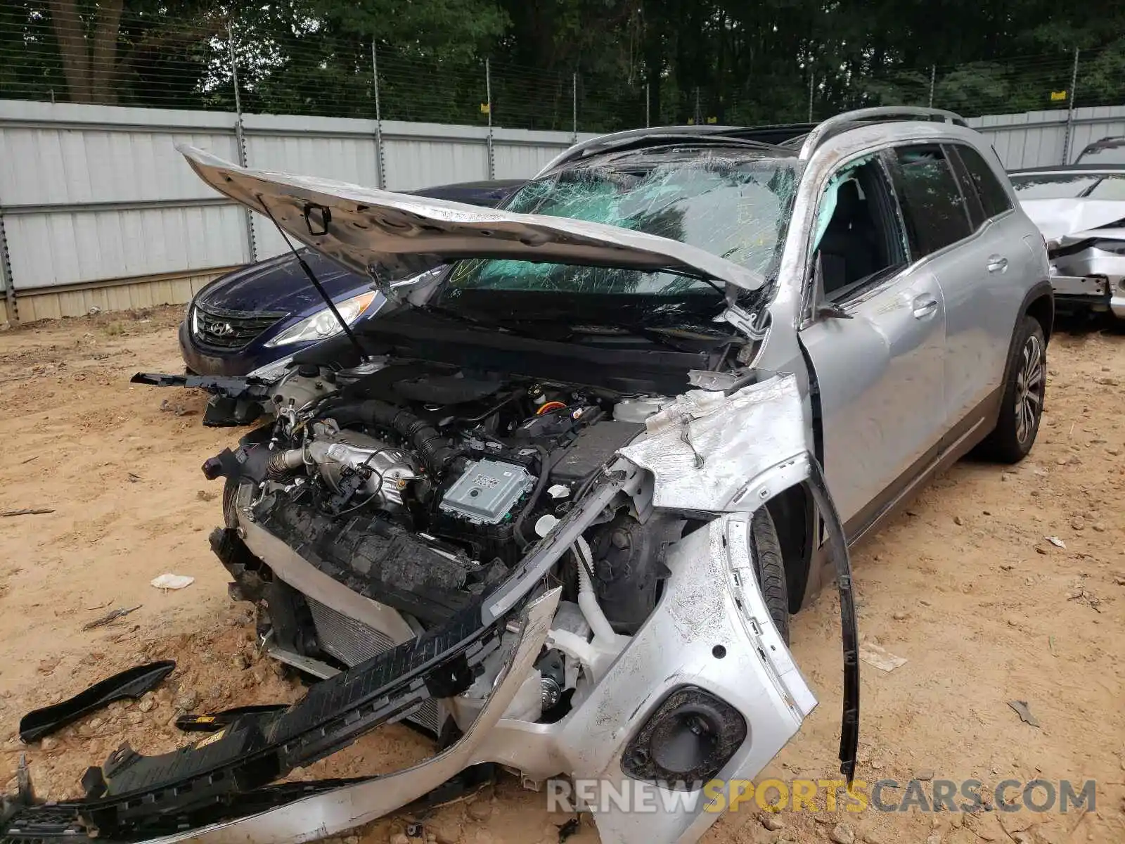 2 Photograph of a damaged car W1N4M4GBXLW020724 MERCEDES-BENZ GLB-CLASS 2020