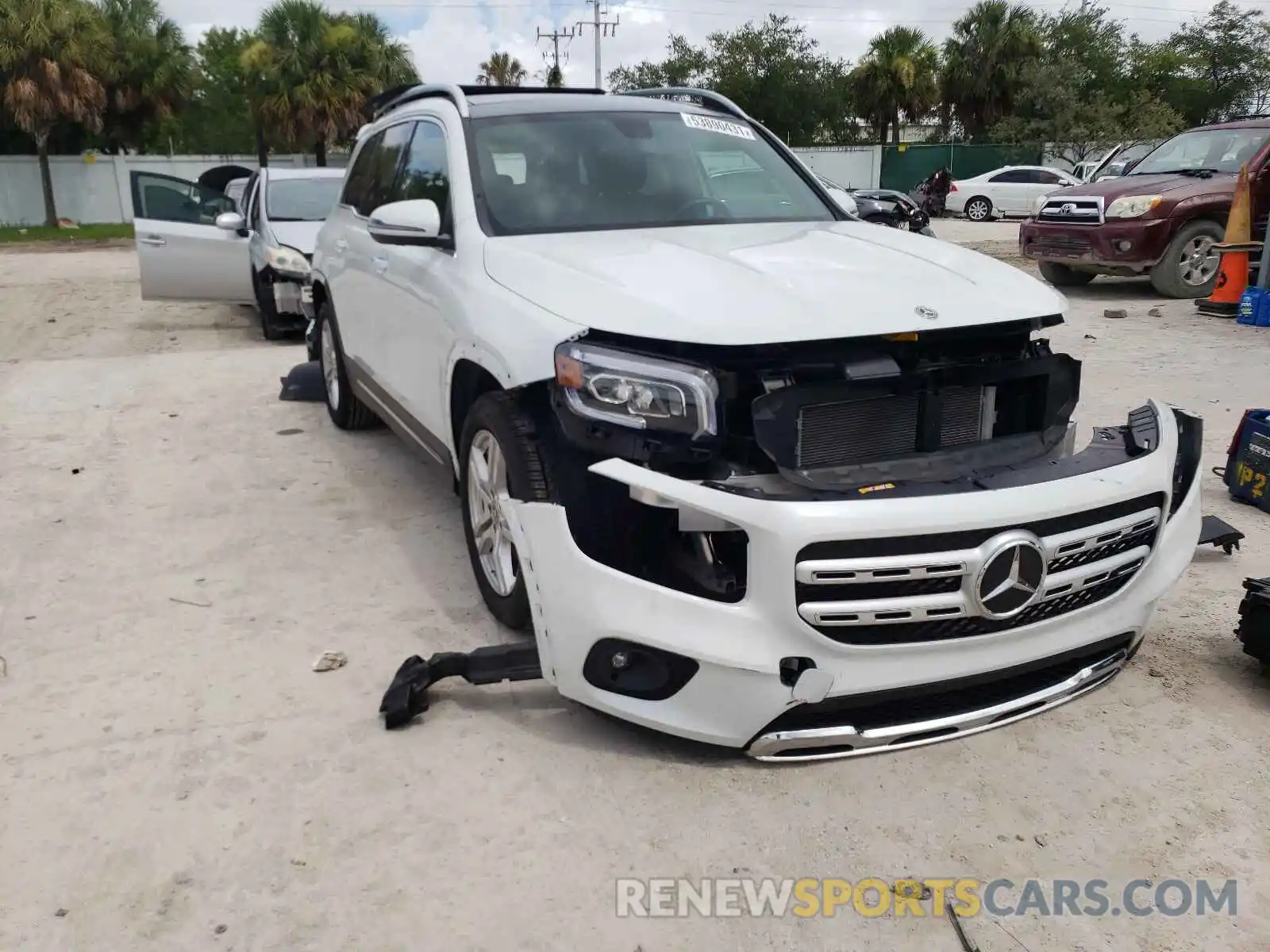 1 Photograph of a damaged car W1N4M4GBXLW028080 MERCEDES-BENZ GLB-CLASS 2020