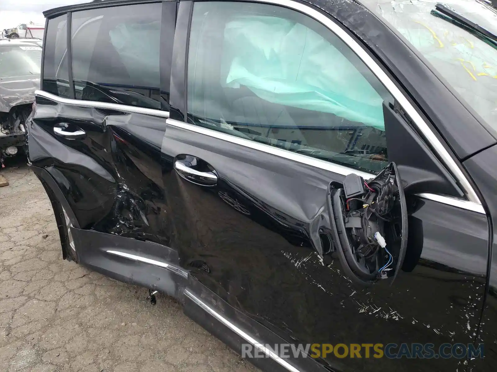 9 Photograph of a damaged car W1N4M4HB2LW029397 MERCEDES-BENZ GLB-CLASS 2020