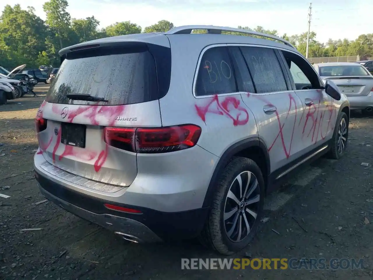 4 Photograph of a damaged car W1N4M4HB4LW032625 MERCEDES-BENZ GLB-CLASS 2020