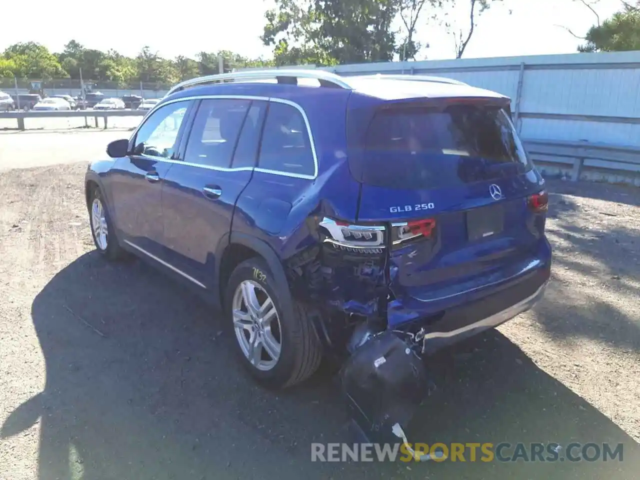 3 Photograph of a damaged car W1N4M4HB8LW049766 MERCEDES-BENZ GLB-CLASS 2020