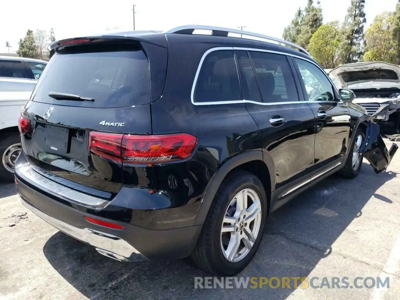 4 Photograph of a damaged car W1N4M4HB9LW049548 MERCEDES-BENZ GLB-CLASS 2020