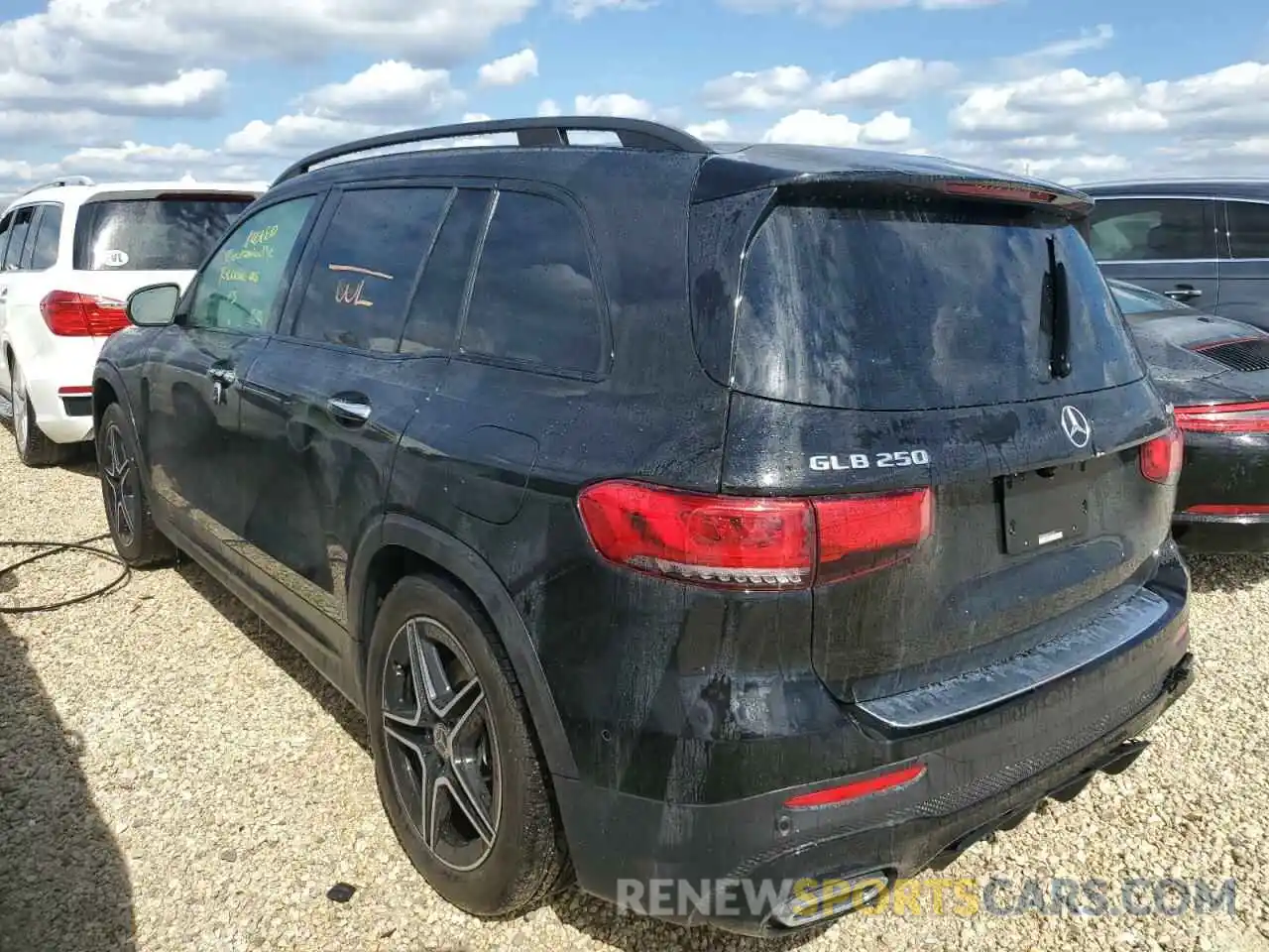 3 Photograph of a damaged car W1N4M4HBXLW016350 MERCEDES-BENZ GLB-CLASS 2020