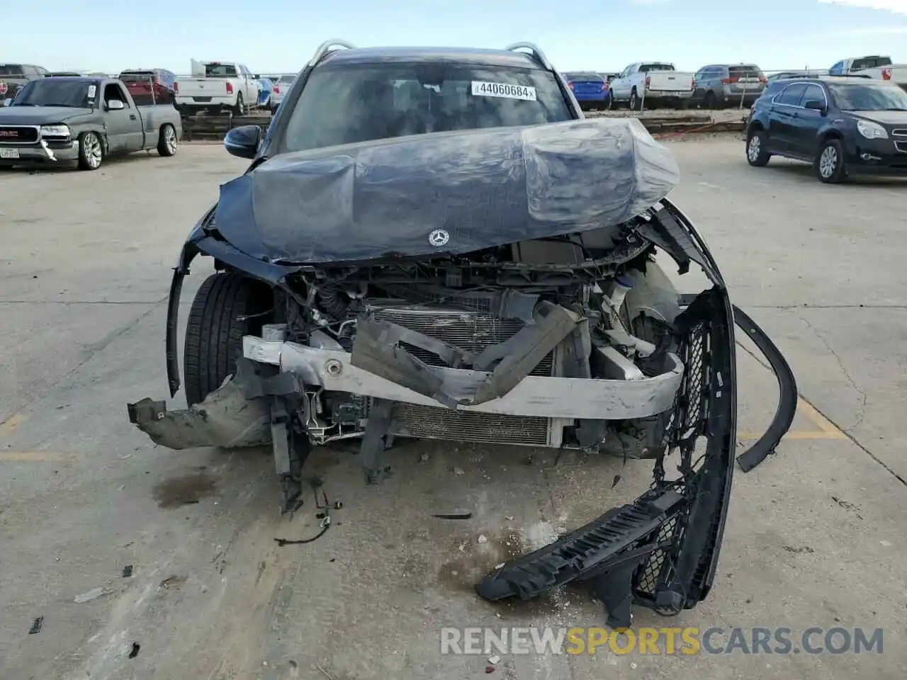 5 Photograph of a damaged car W1N4M4HBXLW027932 MERCEDES-BENZ GLB-CLASS 2020