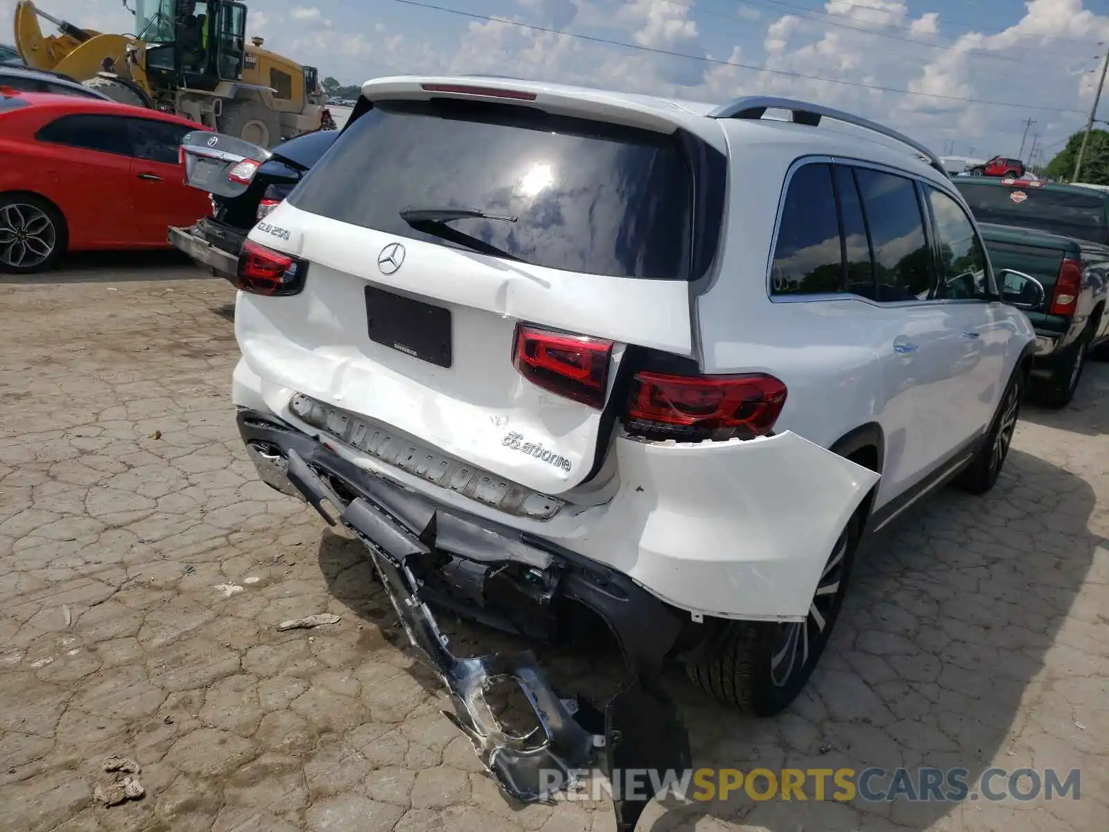 4 Photograph of a damaged car WDC4M4GB4LW008313 MERCEDES-BENZ GLB-CLASS 2020