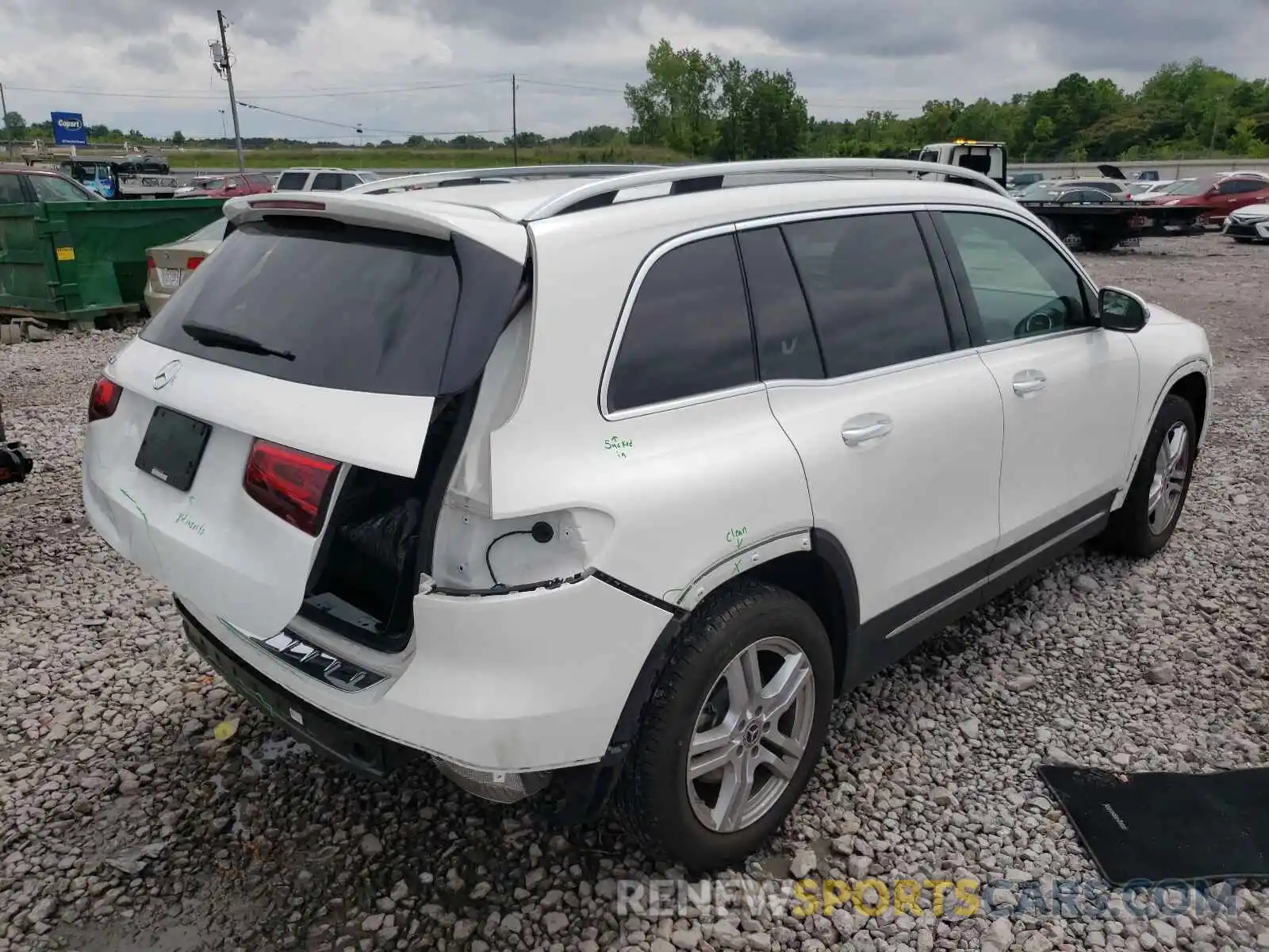 4 Photograph of a damaged car WDC4M4GB5LW010586 MERCEDES-BENZ GLB-CLASS 2020