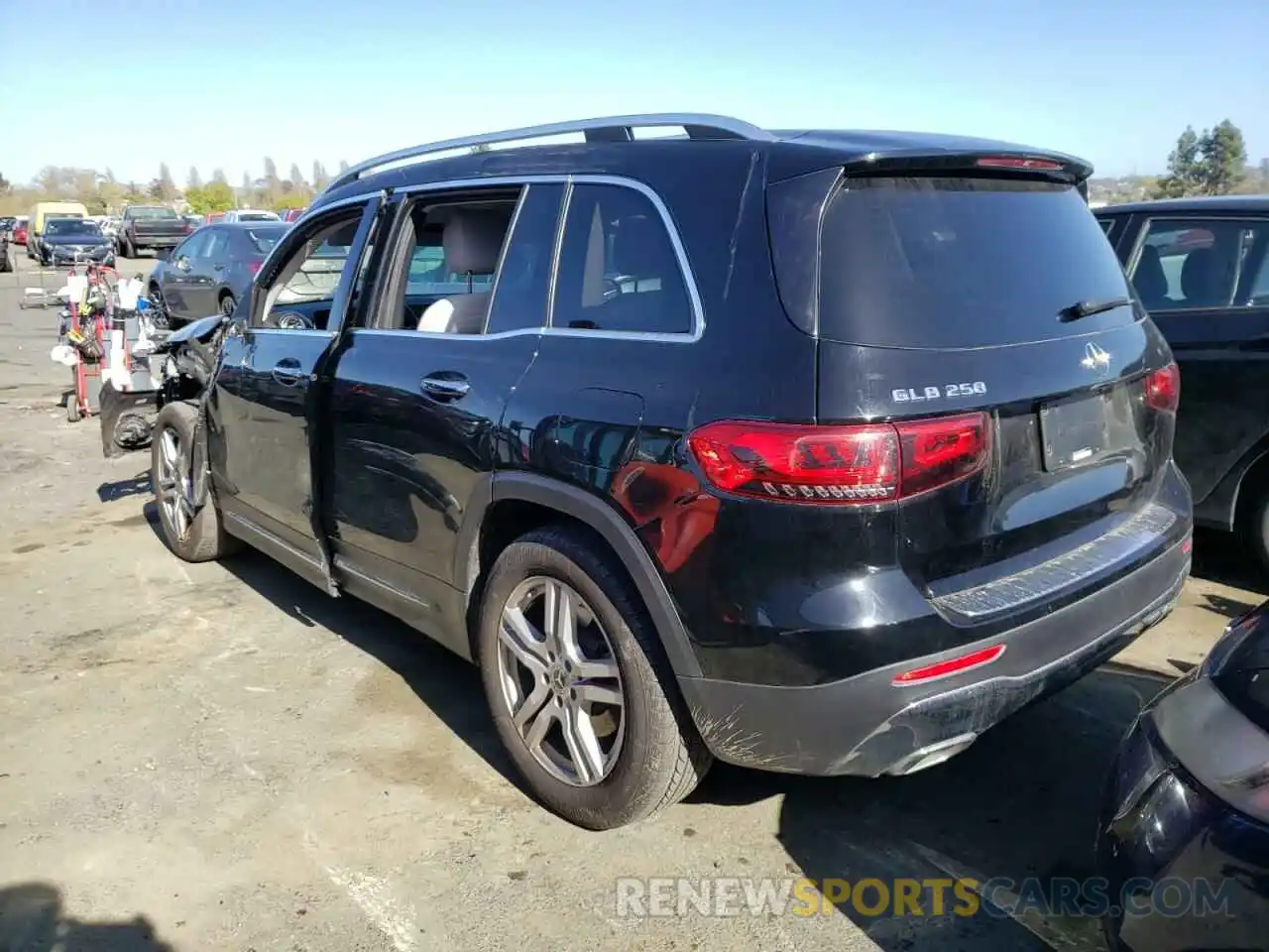 3 Photograph of a damaged car WDC4M4GB8LW003552 MERCEDES-BENZ GLB-CLASS 2020