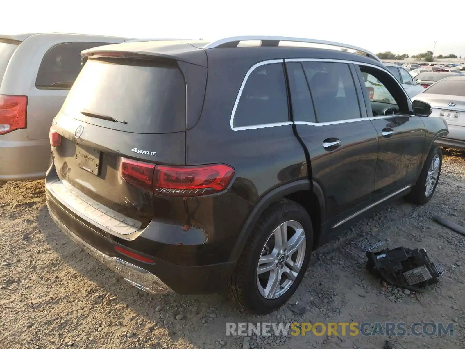 4 Photograph of a damaged car WDC4M4HB2LW008681 MERCEDES-BENZ GLB-CLASS 2020