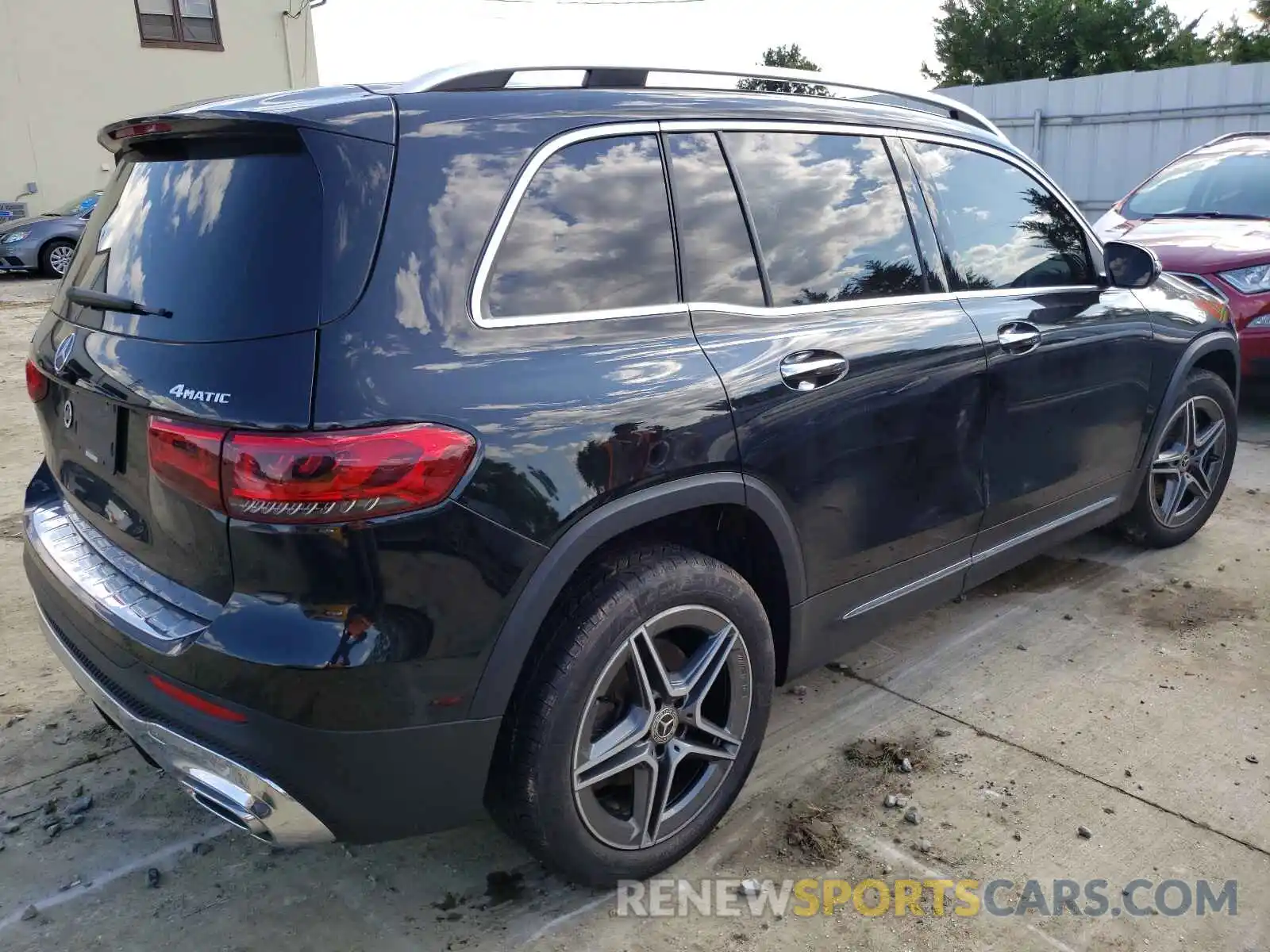 4 Photograph of a damaged car WDC4M4HB2LW011127 MERCEDES-BENZ GLB-CLASS 2020