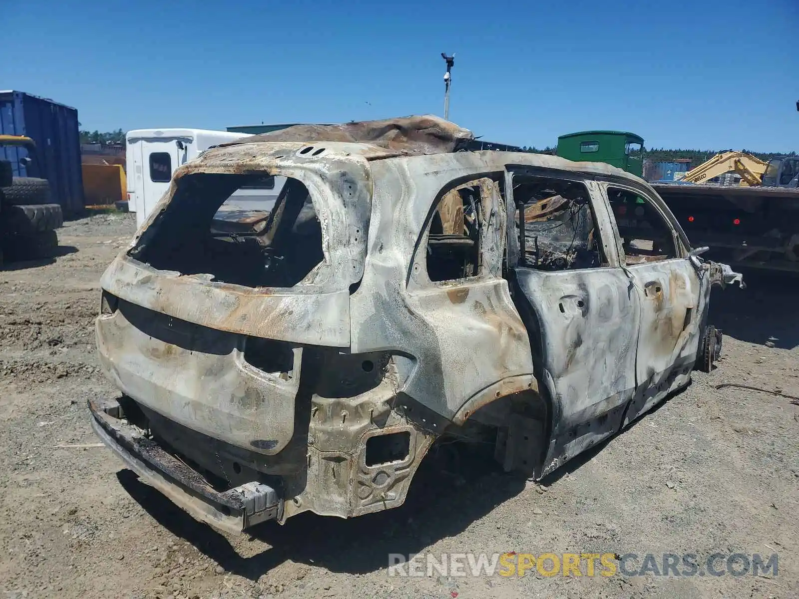 4 Photograph of a damaged car WDC4M4HB8LW012203 MERCEDES-BENZ GLB-CLASS 2020