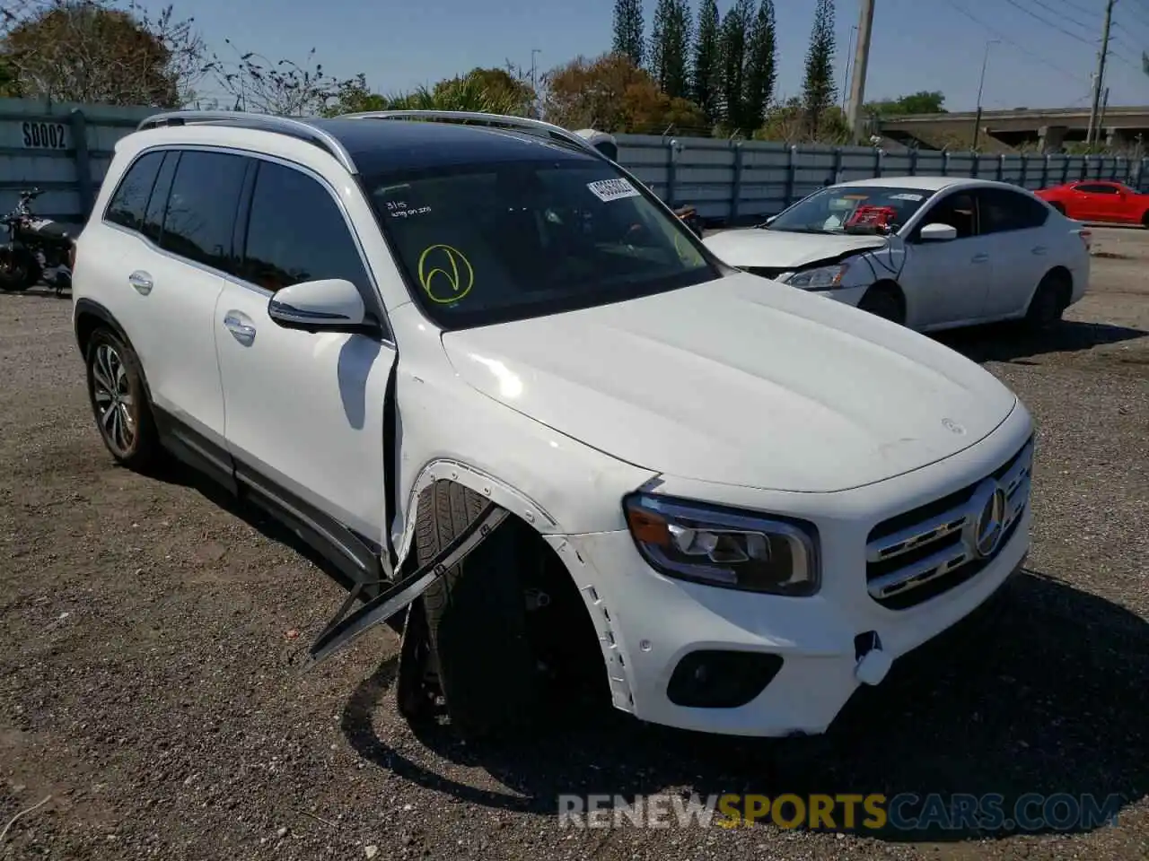 1 Photograph of a damaged car W1N4M4GB0MW081064 MERCEDES-BENZ GLB-CLASS 2021