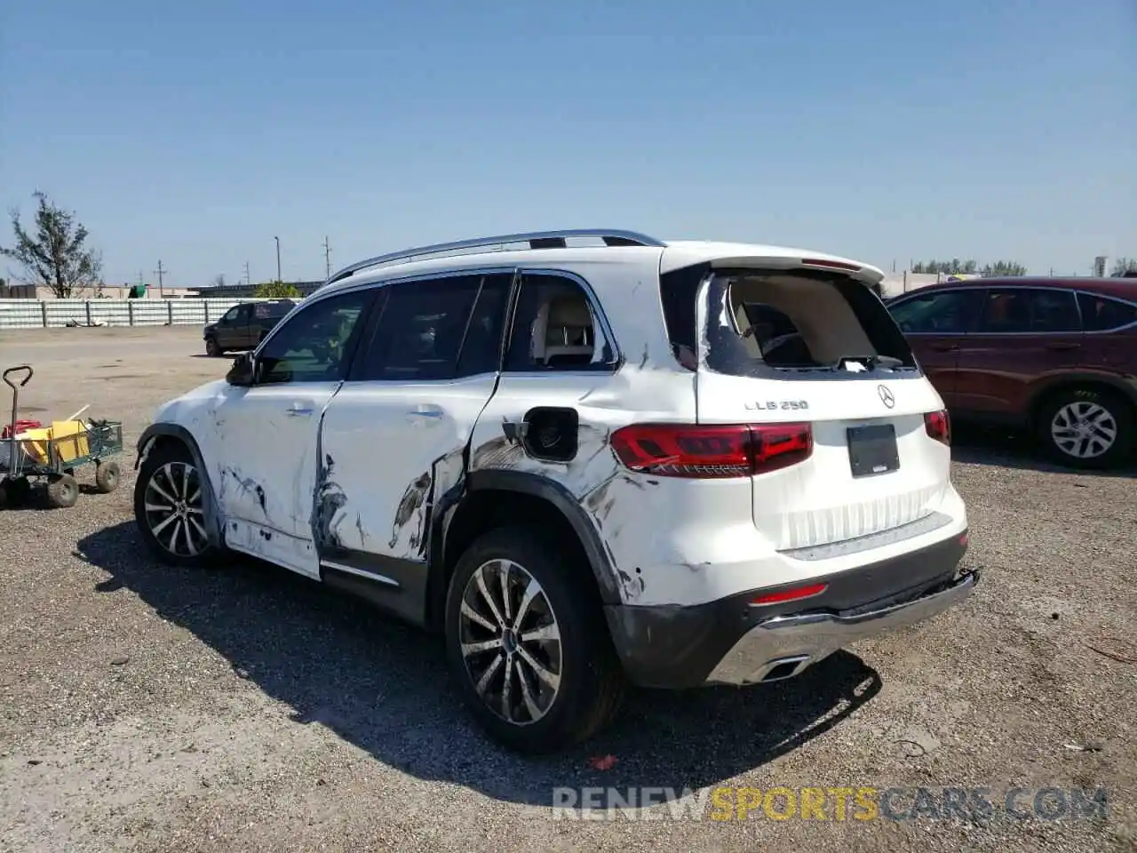 3 Photograph of a damaged car W1N4M4GB0MW081064 MERCEDES-BENZ GLB-CLASS 2021