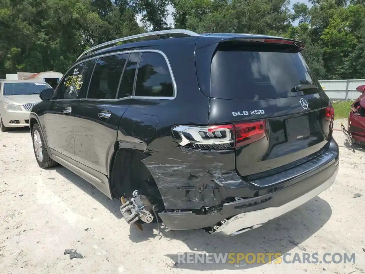 3 Photograph of a damaged car W1N4M4GB0MW081596 MERCEDES-BENZ GLB-CLASS 2021