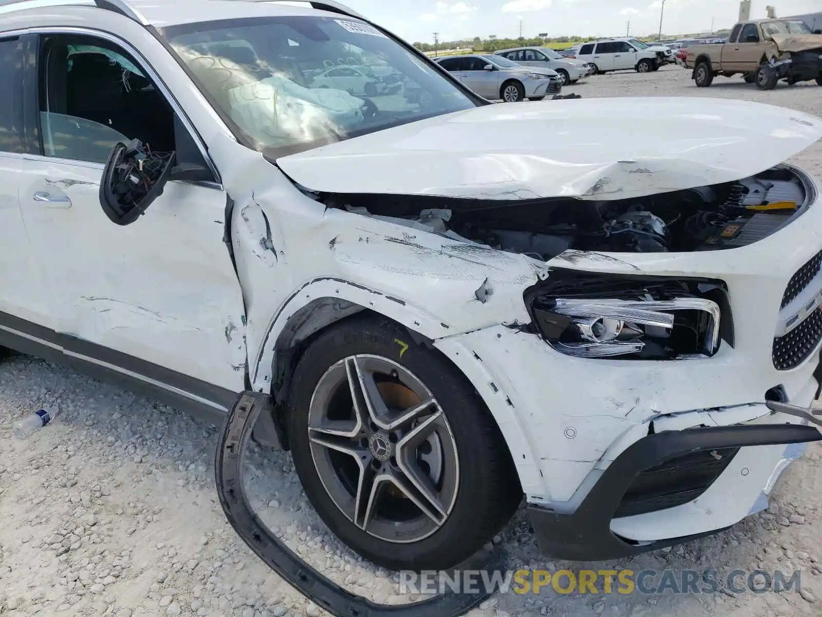 9 Photograph of a damaged car W1N4M4GB1MW112712 MERCEDES-BENZ GLB-CLASS 2021