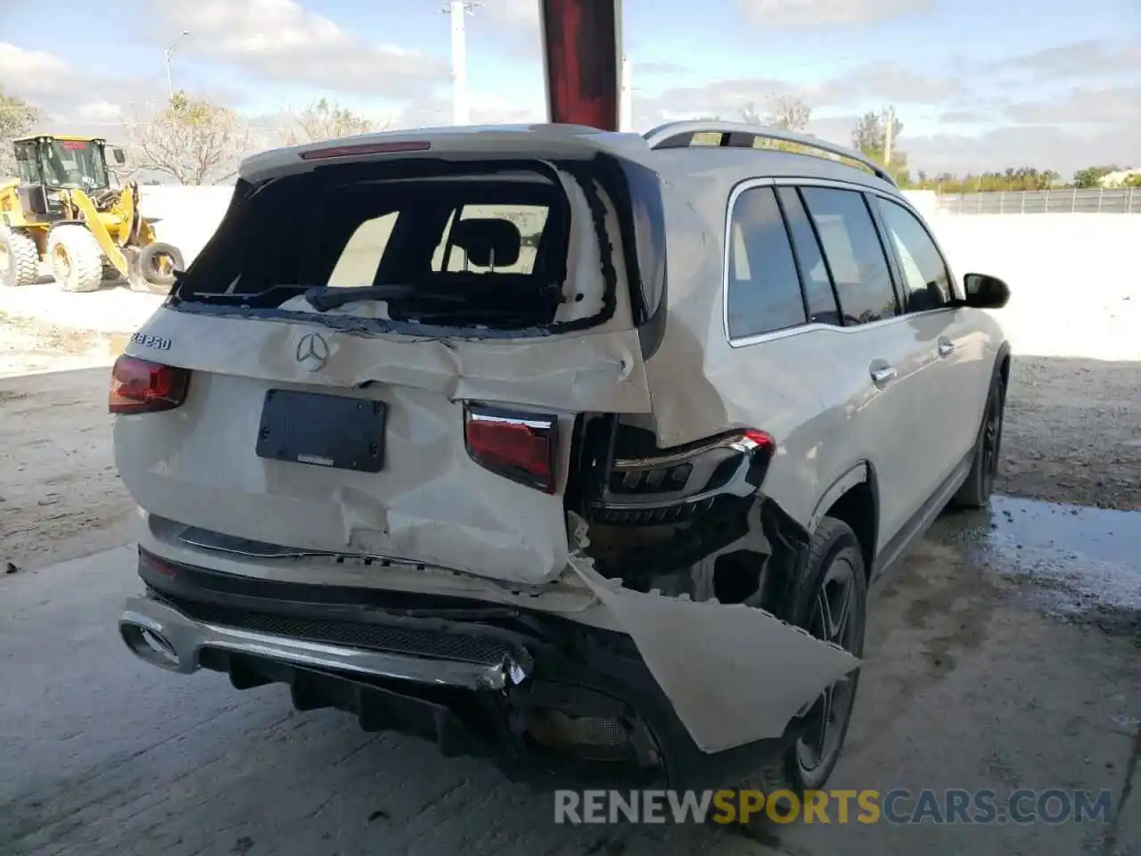 4 Photograph of a damaged car W1N4M4GB5MW148550 MERCEDES-BENZ GLB-CLASS 2021