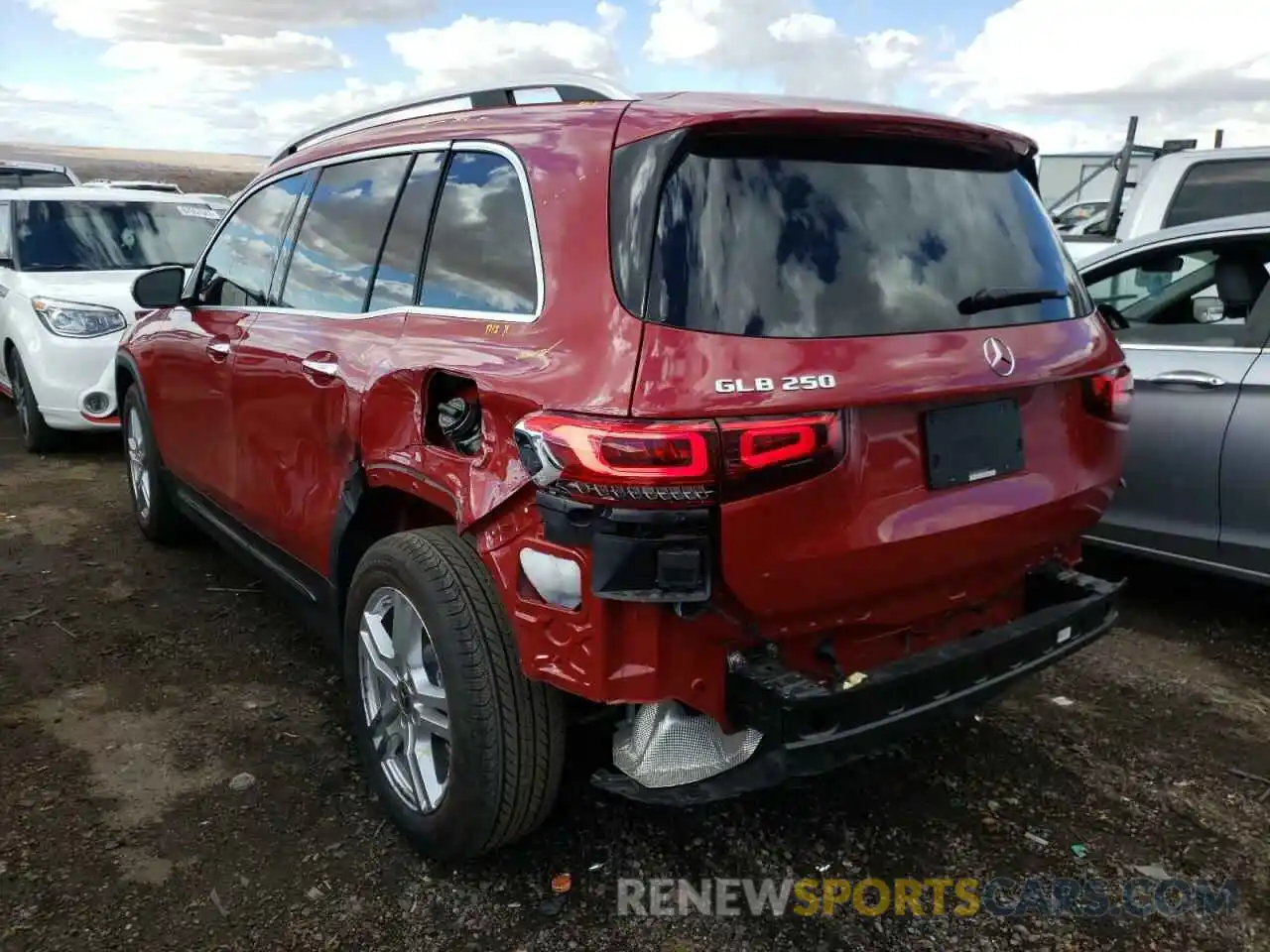 3 Photograph of a damaged car W1N4M4GB6MW091324 MERCEDES-BENZ GLB-CLASS 2021