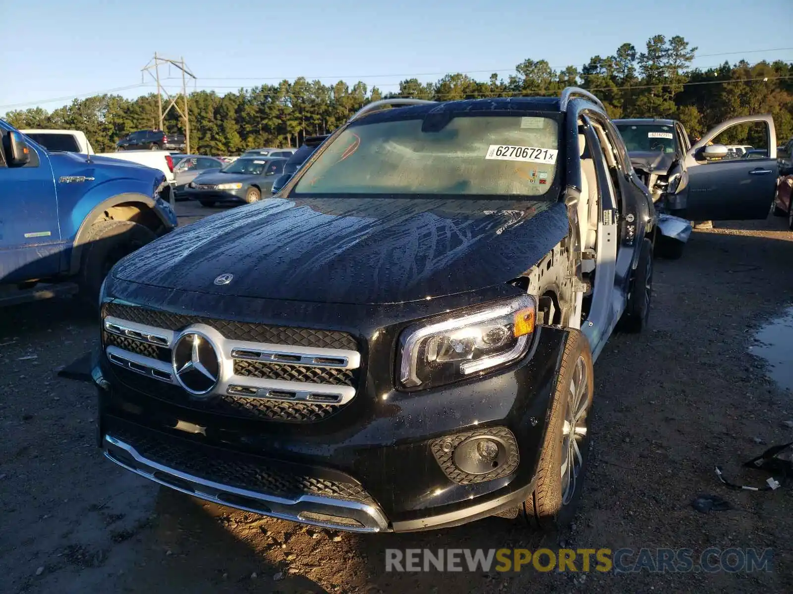 2 Photograph of a damaged car W1N4M4GB6MW100944 MERCEDES-BENZ GLB-CLASS 2021