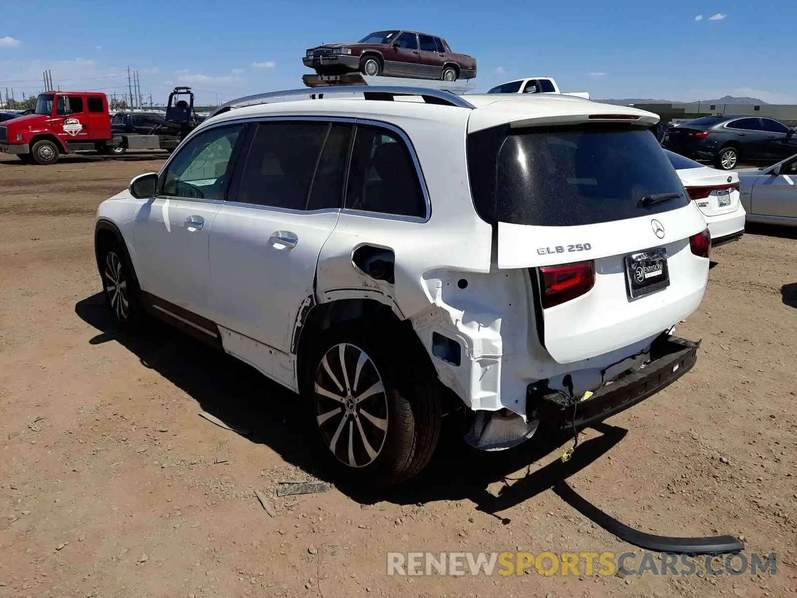 3 Photograph of a damaged car W1N4M4GBXMW105418 MERCEDES-BENZ GLB-CLASS 2021