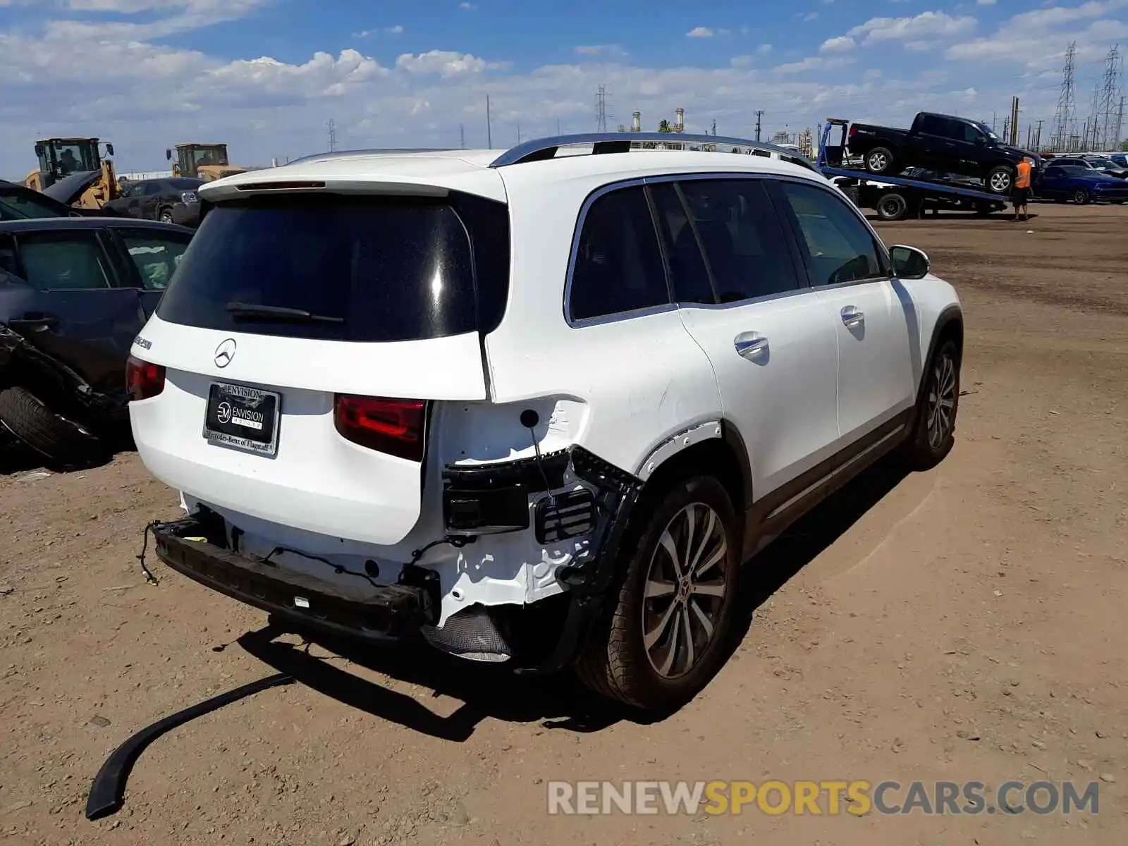 4 Photograph of a damaged car W1N4M4GBXMW105418 MERCEDES-BENZ GLB-CLASS 2021