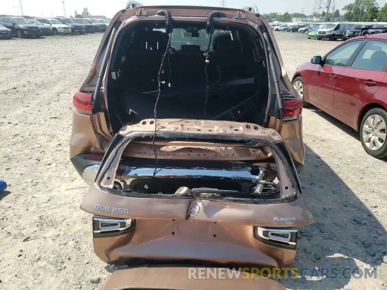 9 Photograph of a damaged car W1N4M4HB1MW151203 MERCEDES-BENZ GLB-CLASS 2021