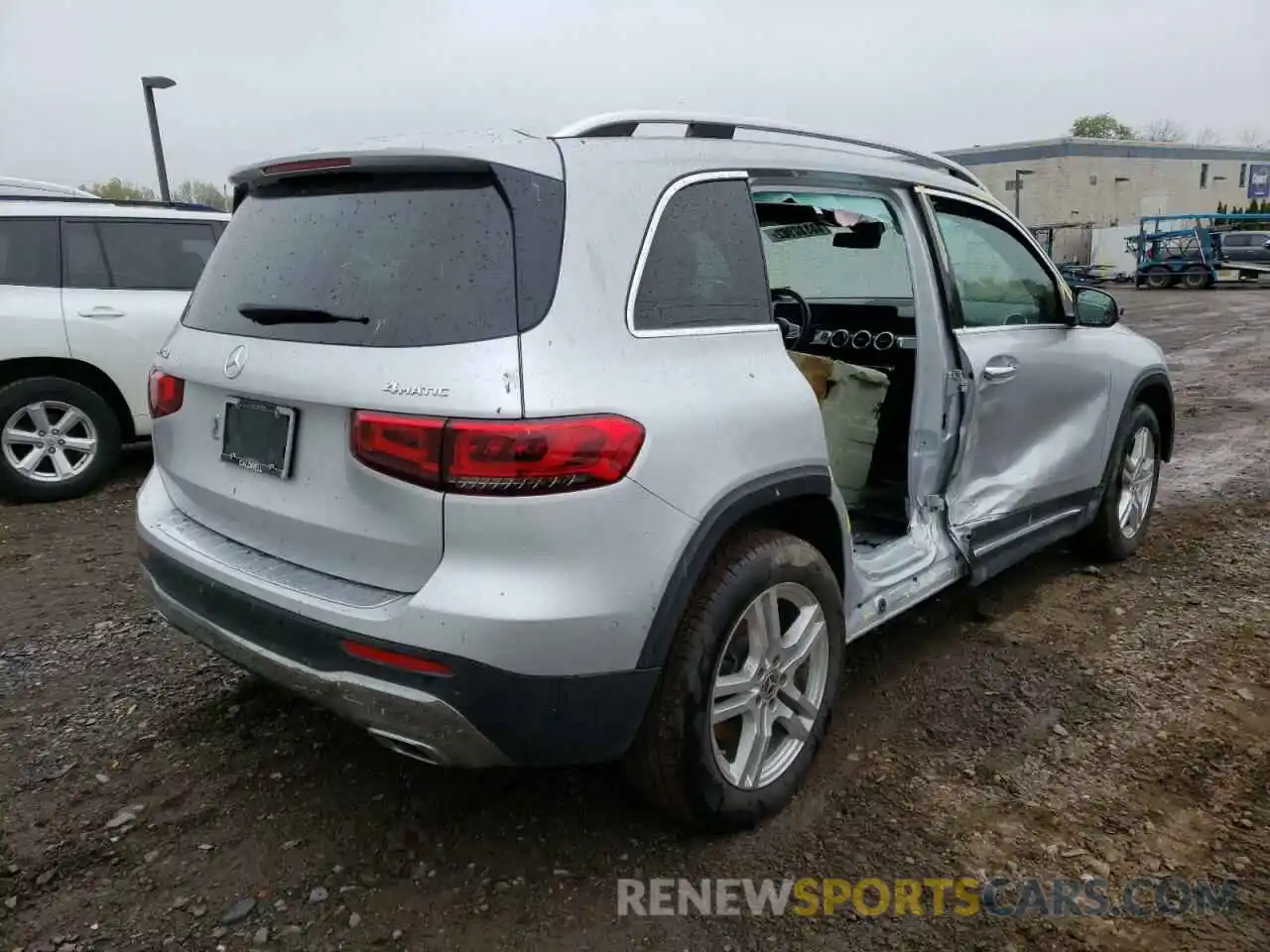 4 Photograph of a damaged car W1N4M4HB4MW106109 MERCEDES-BENZ GLB-CLASS 2021