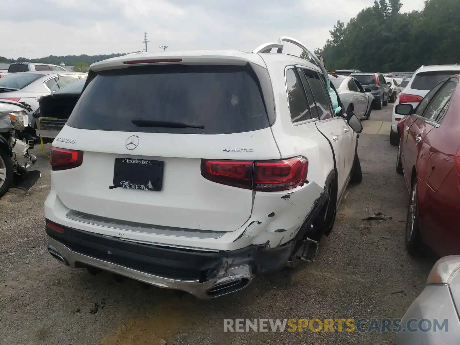 4 Photograph of a damaged car W1N4M4HB4MW137506 MERCEDES-BENZ GLB-CLASS 2021