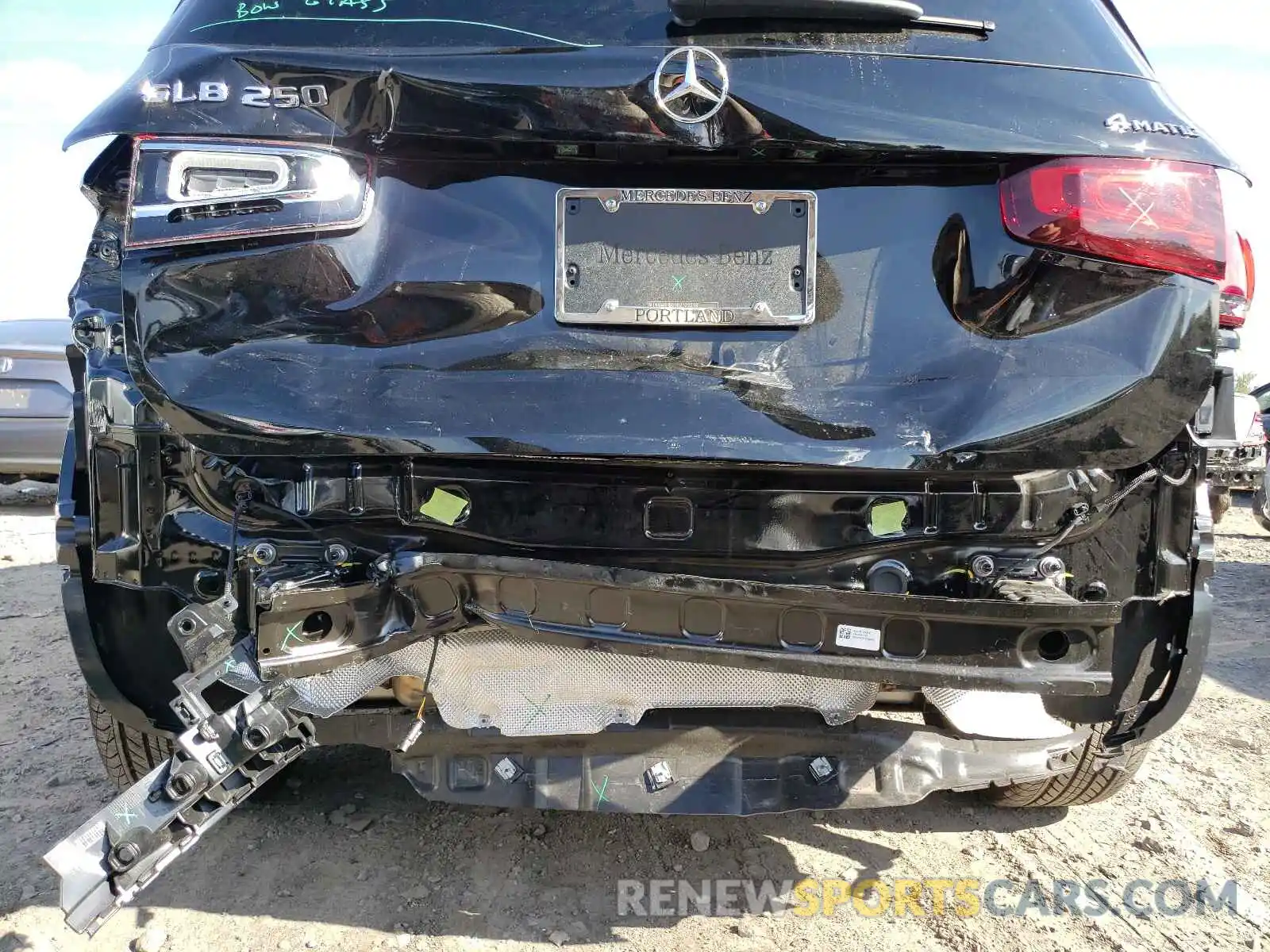 9 Photograph of a damaged car W1N4M4HB6MW129598 MERCEDES-BENZ GLB-CLASS 2021