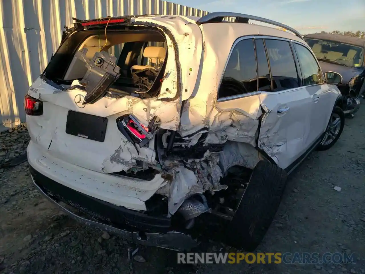 4 Photograph of a damaged car W1N4M4HB6MW143968 MERCEDES-BENZ GLB-CLASS 2021