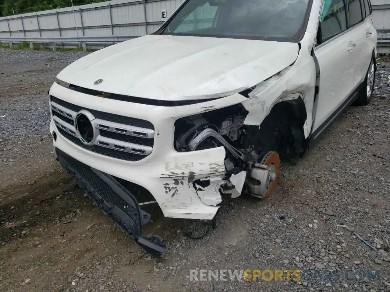 9 Photograph of a damaged car W1N4M4HBXMW112996 MERCEDES-BENZ GLB-CLASS 2021